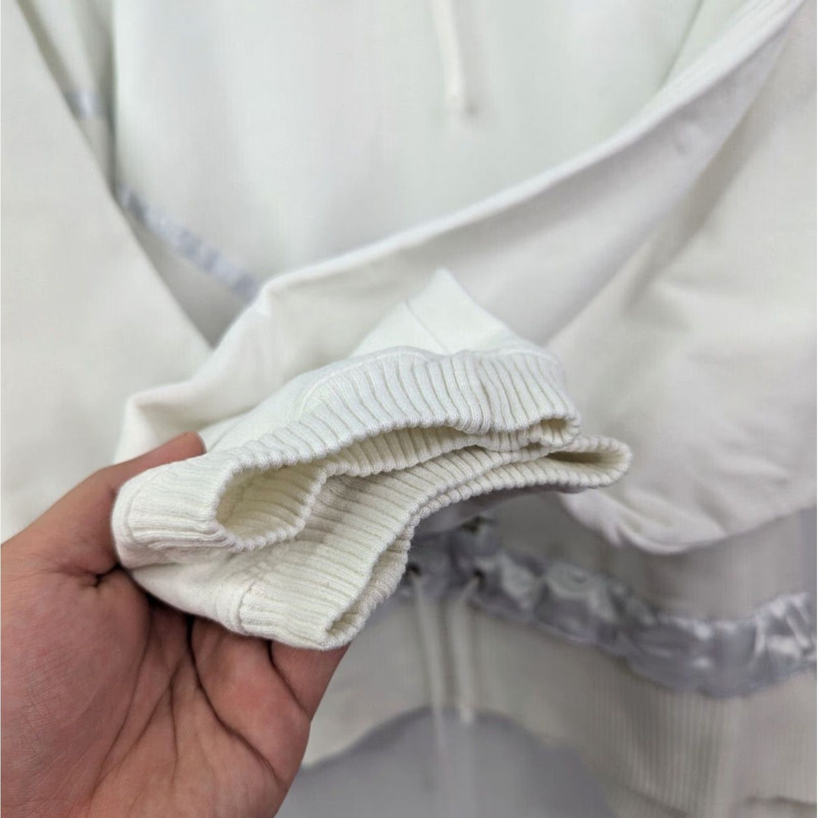 Vintage VINTAGE Benger Sweatshirt Women 38 White Drawstring Pullover 80s 90s Austria Size XS / US 0-2 / IT 36-38 - 2 Thumbnail