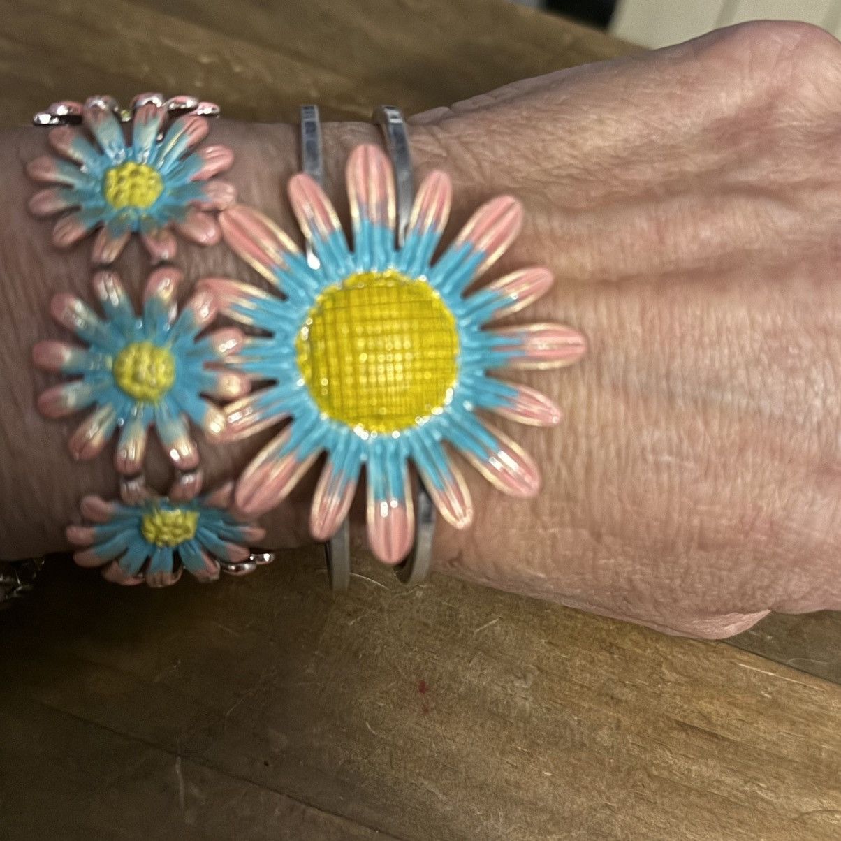 Other Silver tone floral multicolor sunflower bracelet set Size ONE SIZE - 2 Thumbnail