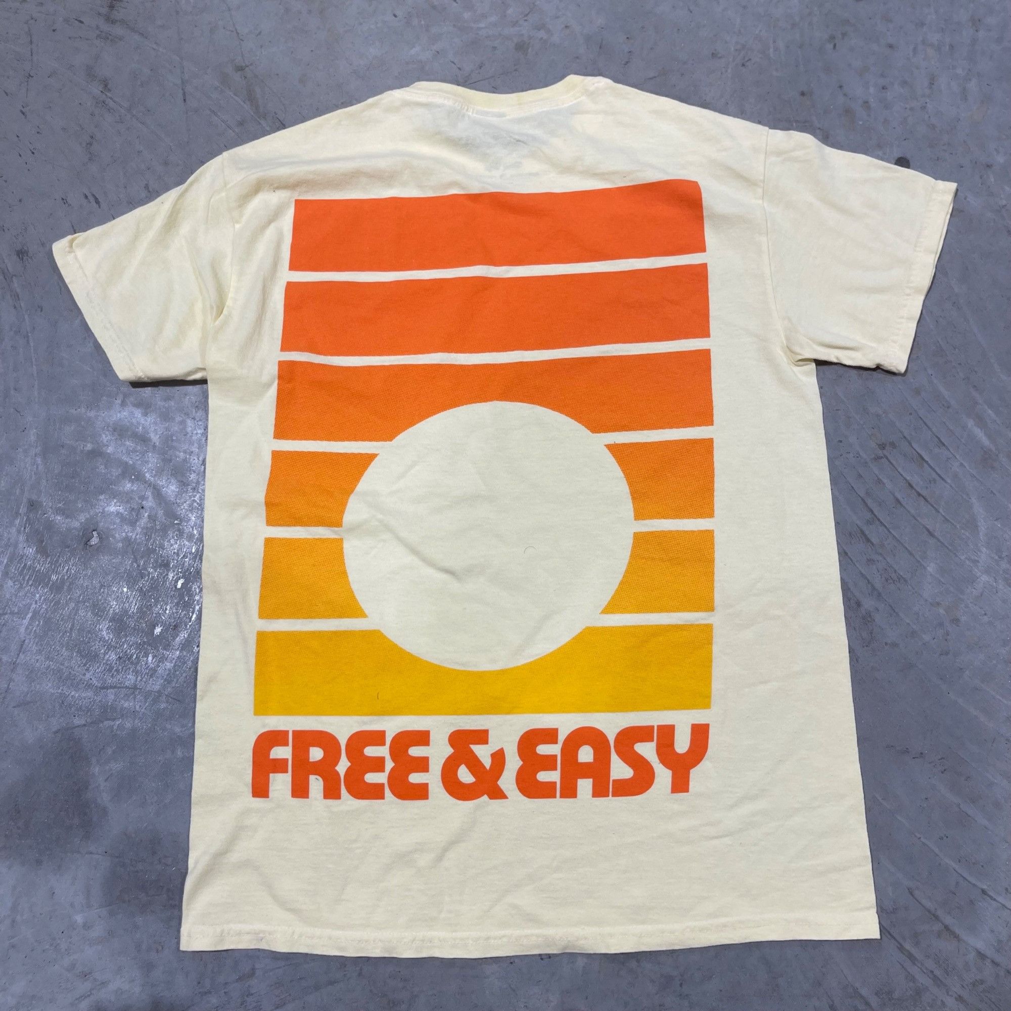 Free & Easy $58 NEW FREE & EASY RETRO SUNSET YELLOW TEE SZ MEDIUM Size US M / EU 48-50 / 2 - 1 Thumbnail