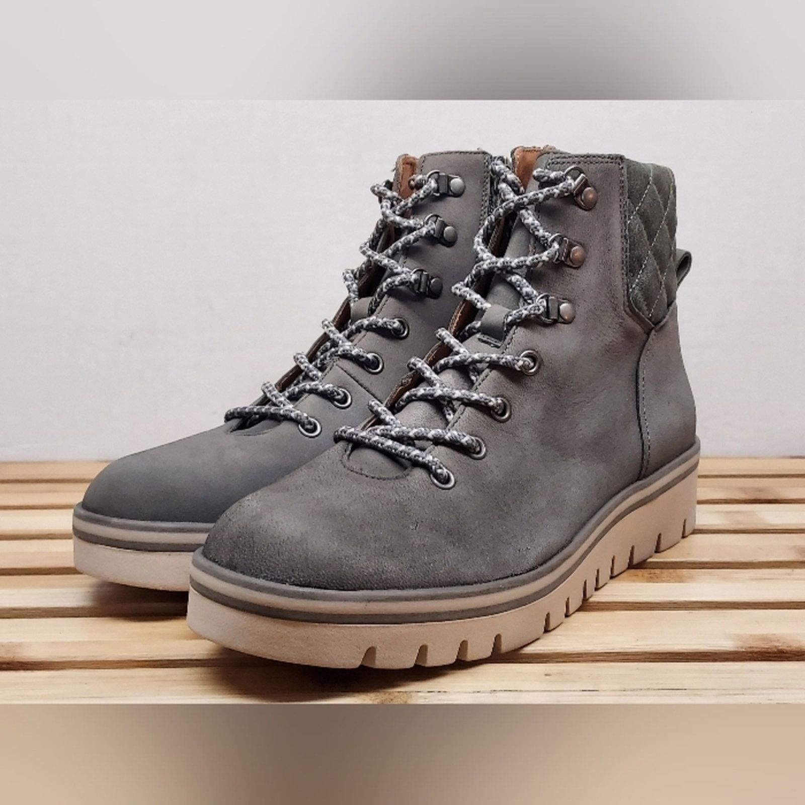 Unknown London Caslon Womens | Grey | Hanley Leather Ankle Zip Boots Size 9 Size US 9 / IT 39 - 2 Thumbnail