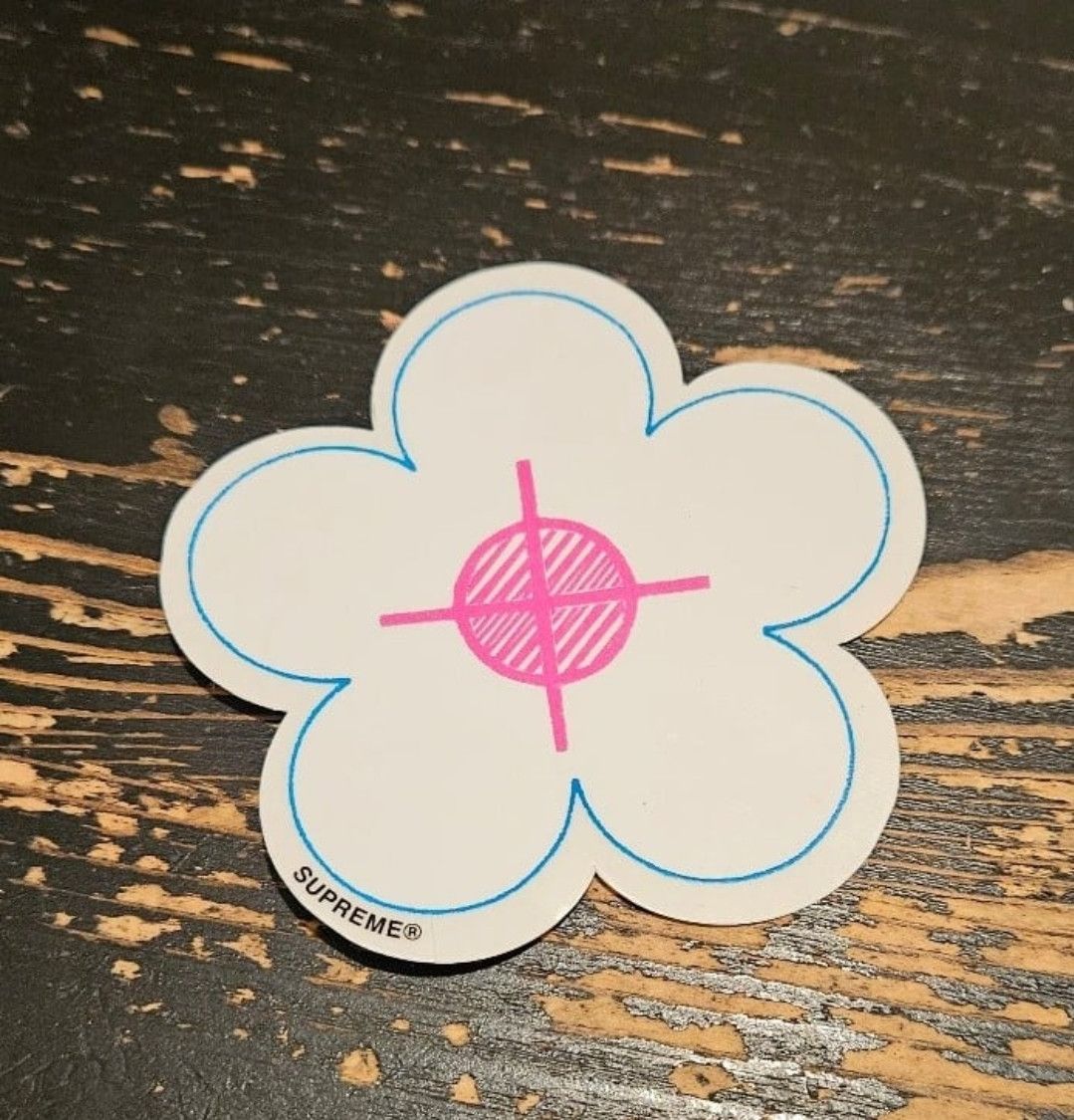 Supreme Supreme Flower Been Hit Sticker BLUE Version SS17 Size ONE SIZE - 1 Thumbnail