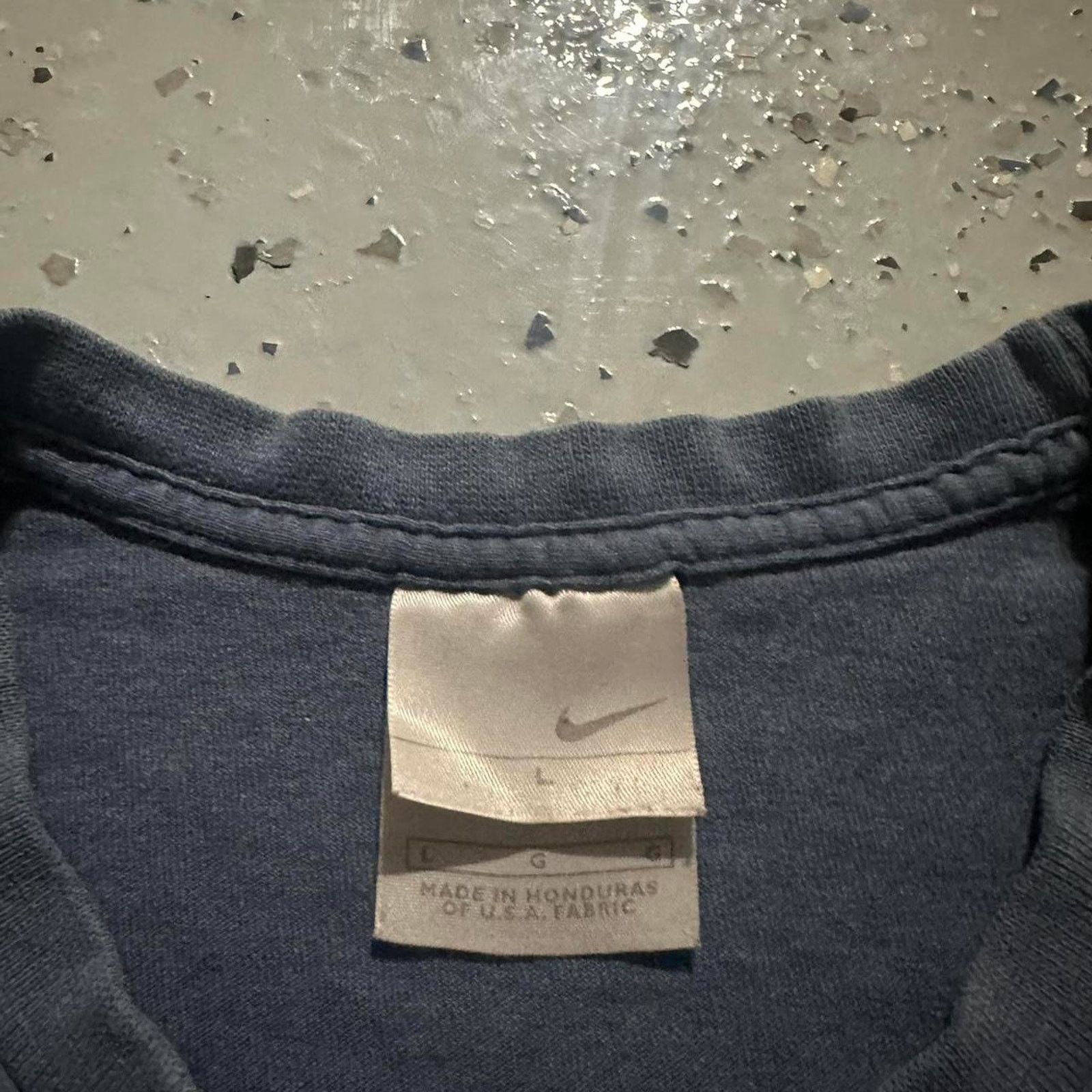 Nike Y2k navy nike spellout tee Size US L / EU 52-54 / 3 - 2 Thumbnail