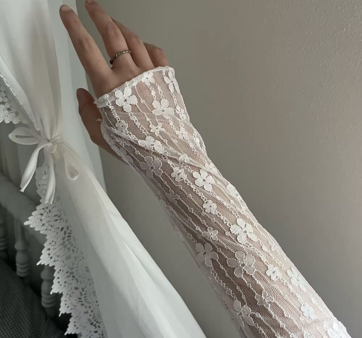 Other Lace Fingerless Gloves Size ONE SIZE - 3 Thumbnail