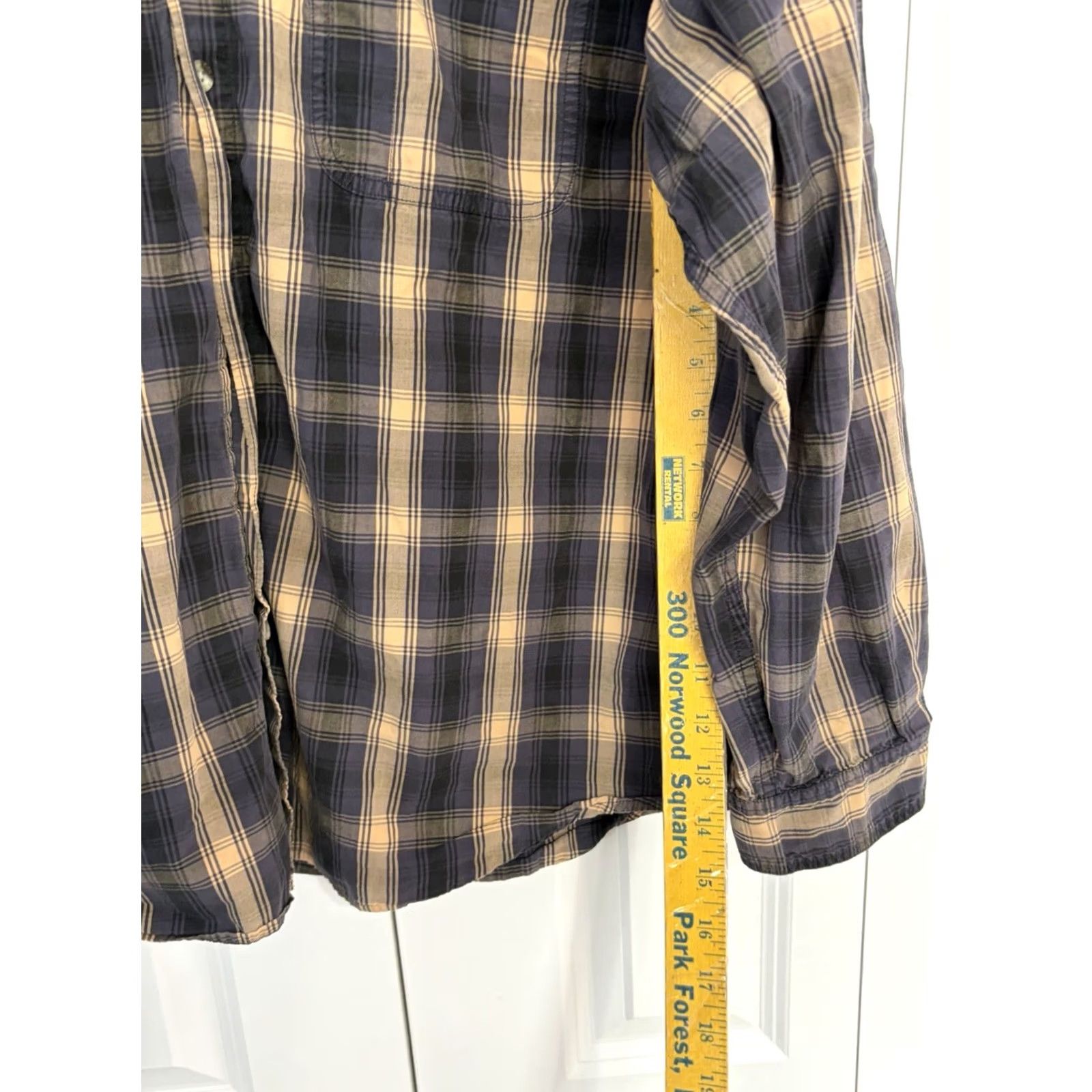 Vintage Columbia Men's Plaid Flannel Button-Up Shirt L Beige Blue Casual Outdoor Pockets Size US L / EU 52-54 / 3 - 6 Thumbnail