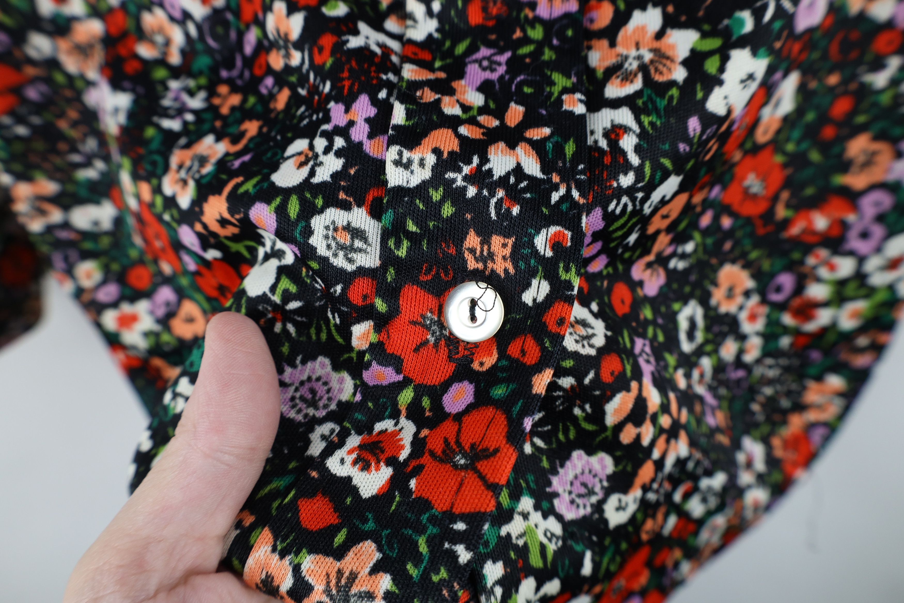 Vintage Vintage 60s 70s Streetwear Floral Knit Collared Button Shirt Size M / US 6-8 / IT 42-44 - 4 Thumbnail