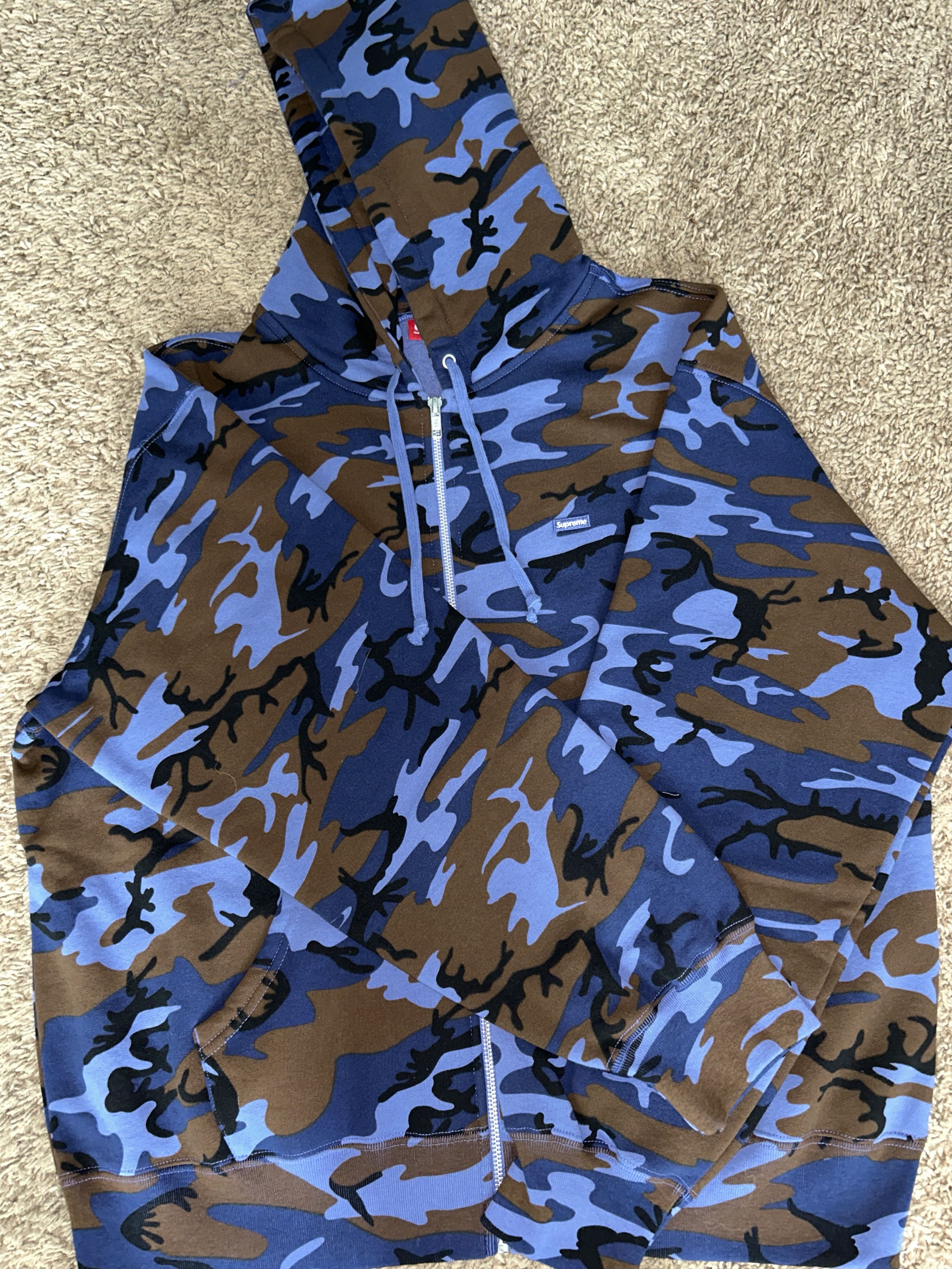 【SUPREME】 Small Box Zip Up Hooded Sweatshirt / Blue Camo Supreme Blue Camo Small Box Logo Zip Up Hoodie Sz L DS – The