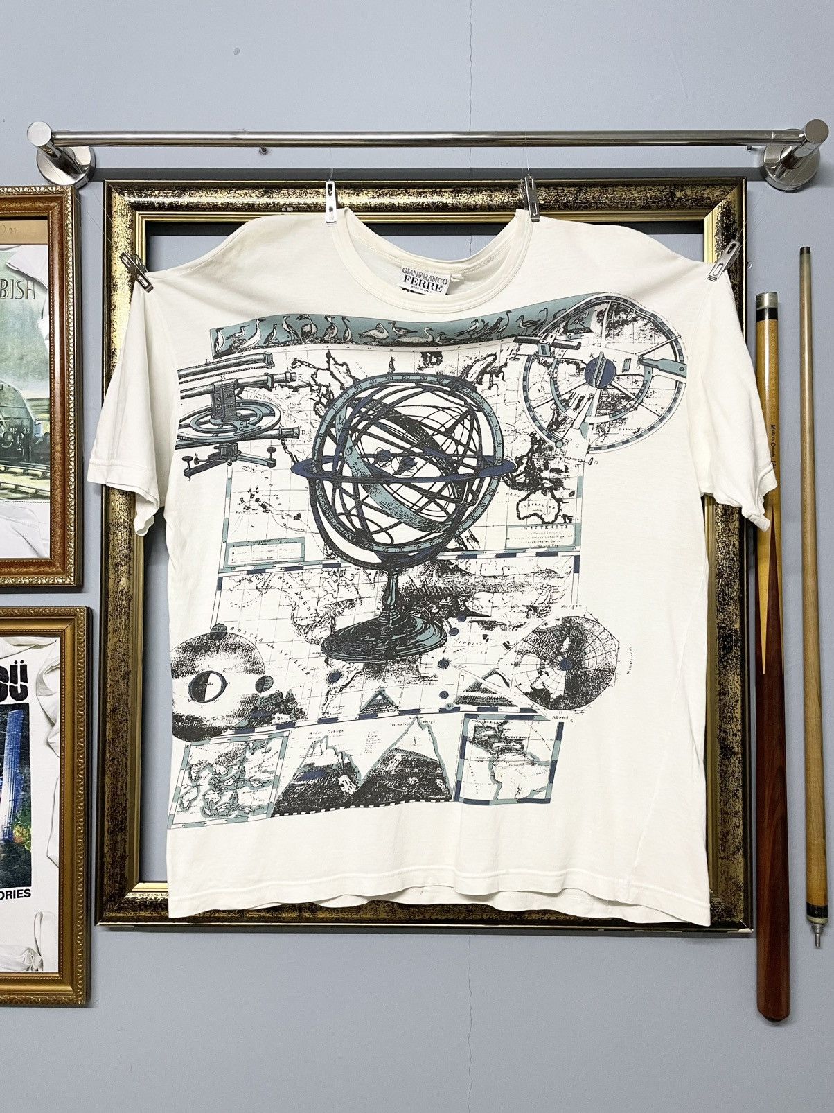 Designer Vintage 1990s Designer Gianfranco Ferre Art World Map Tshirt Size US L / EU 52-54 / 3 - 1 Thumbnail