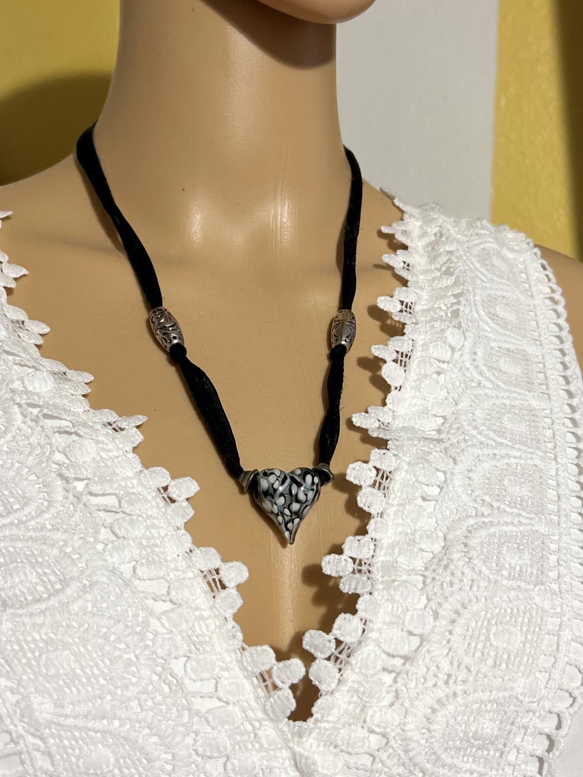 Handmade Artisan Boho-Chic Handcrafted necklace 10in Size ONE SIZE - 2 Thumbnail