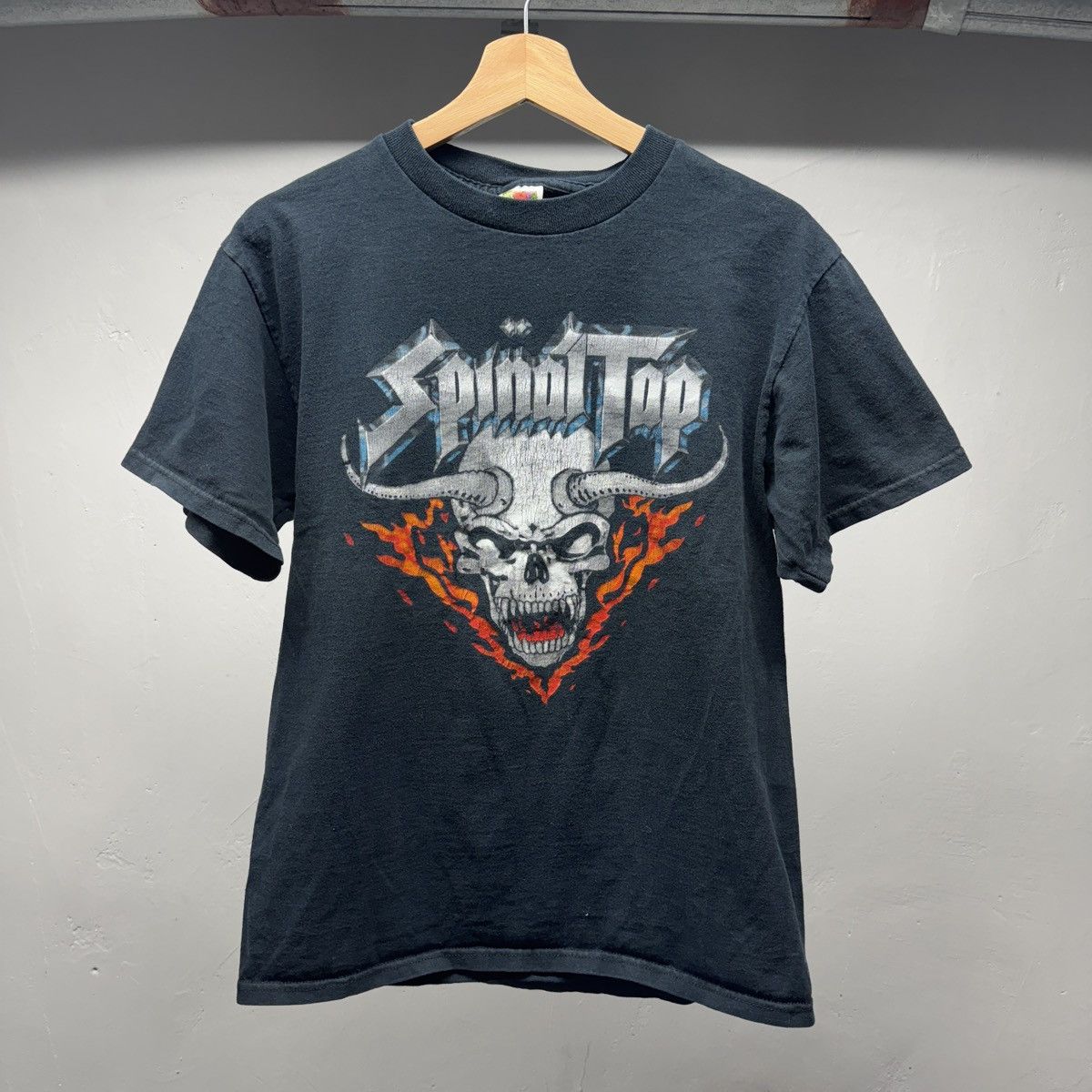 Vintage Spinal Tap Skull Thrashed Faded Band Shirt ERD Grunge Size US M / EU 48-50 / 2 - 1 Thumbnail