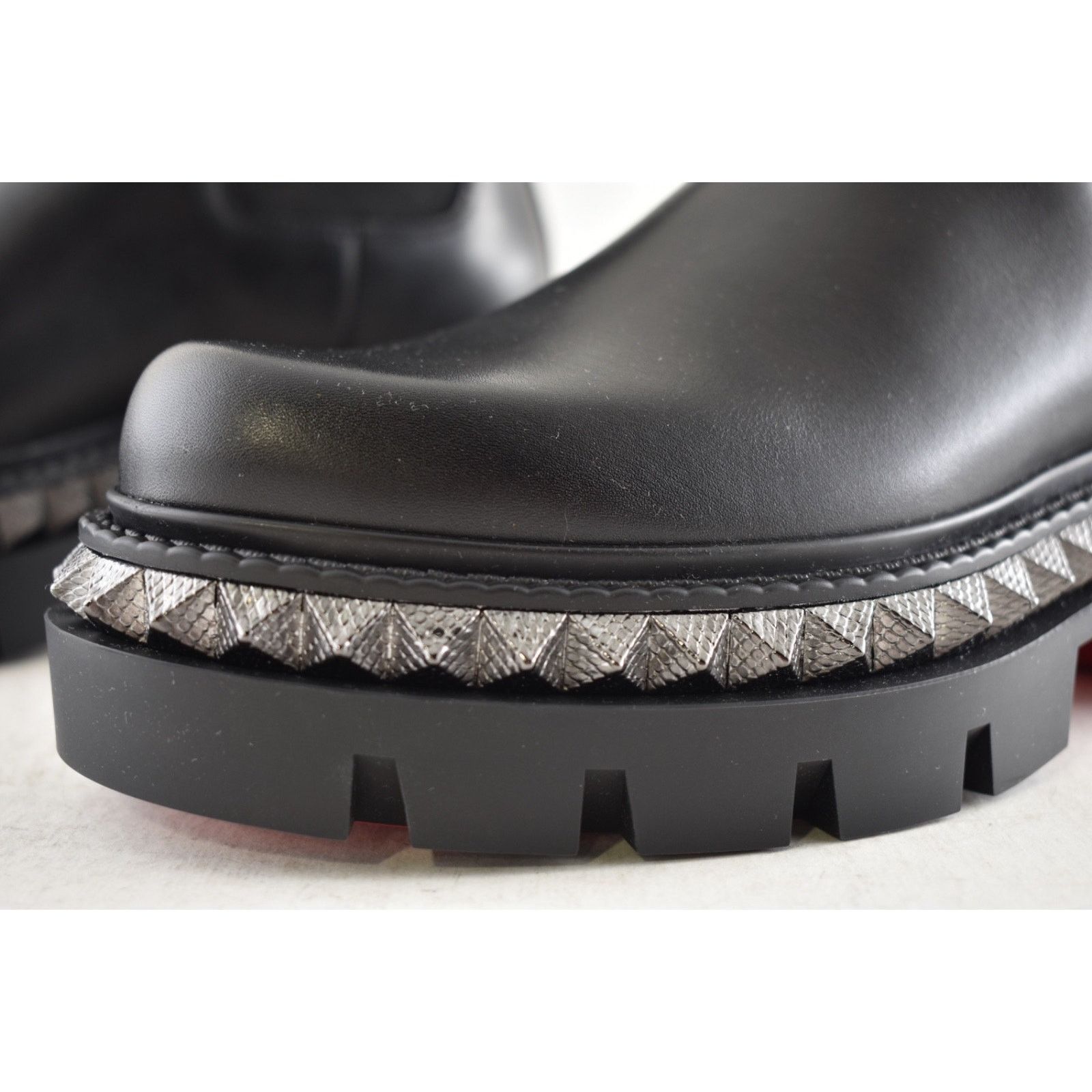 Christian Louboutin Christian Louboutin Black Calf Chelsea Lug Ankle Boot 39 Size US 8 / IT 38 - 18 Thumbnail