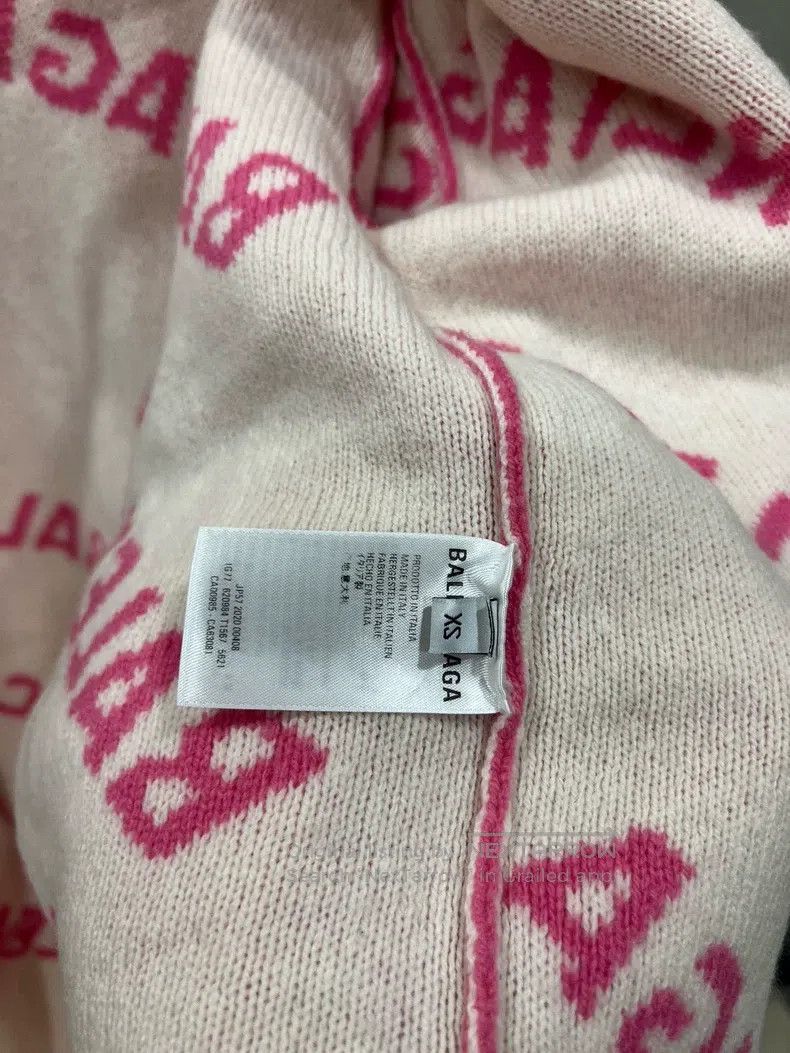 Balenciaga Balenciaga Pink Lettering Print Wool Sweater Size US XS / EU 42 / 0 - 7 Thumbnail