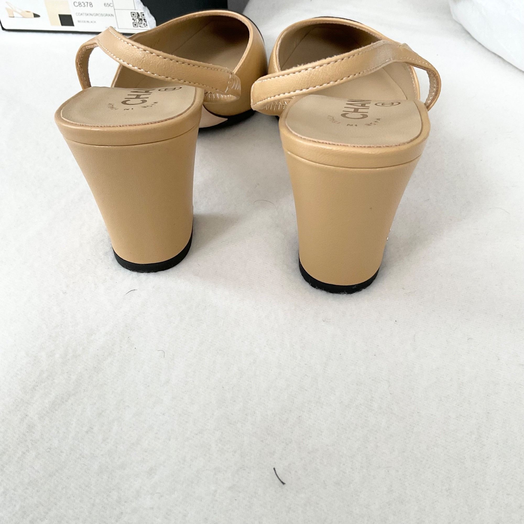 Chanel CHANEL Interlocking TWO tone beige Leather Slingback Pumps h Size US 7 / IT 37 - 4 Thumbnail