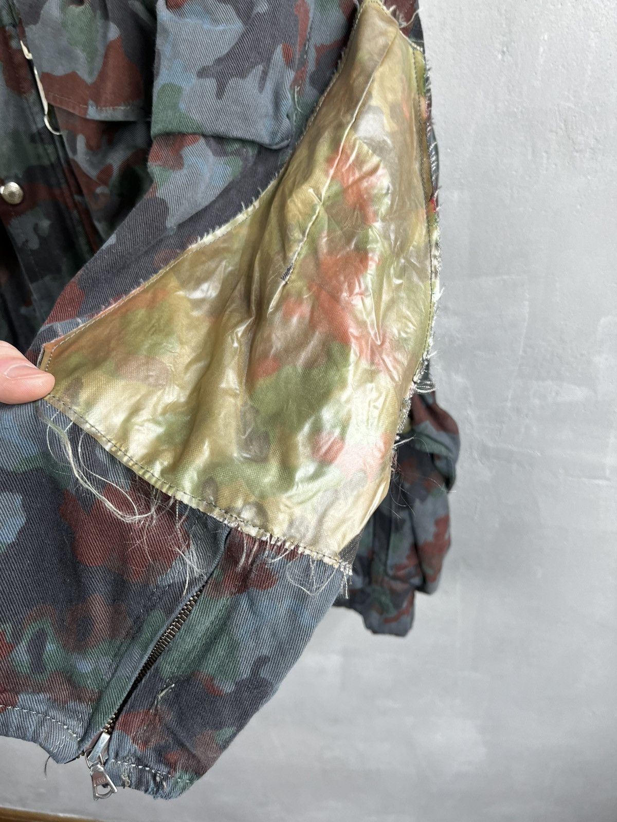 Vintage Vintage Very rare multi-pocket swiss army jacket Size US L / EU 52-54 / 3 - 6 Thumbnail