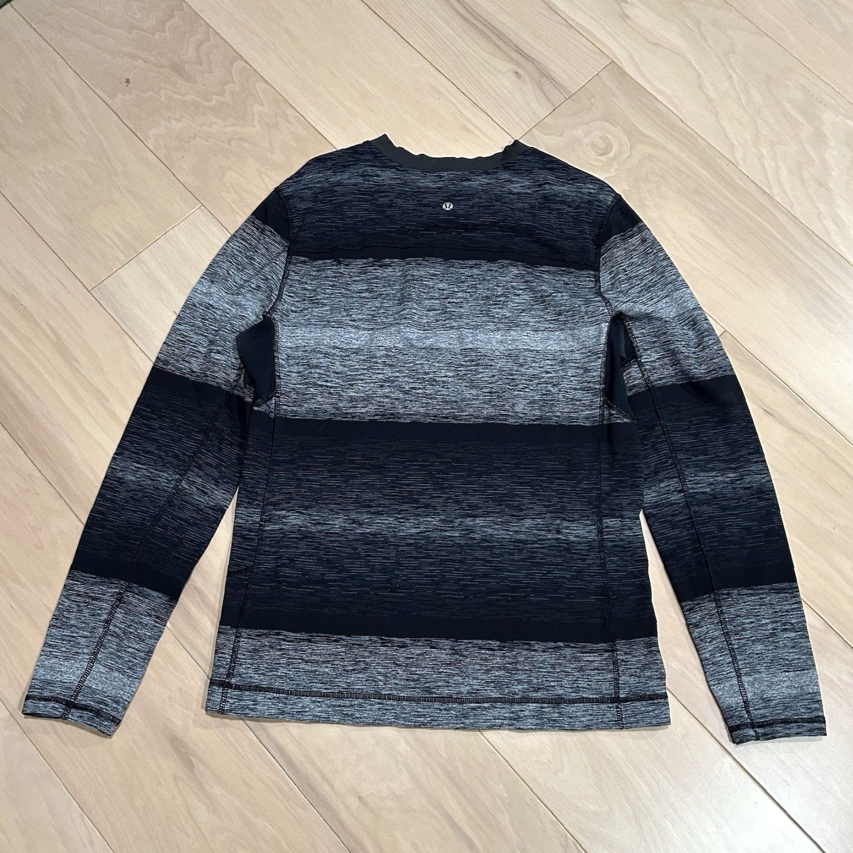 Lululemon Lululemon Core Crew Rulu Shirt Long Sleeve Men L Gray Striped Athletic Shirt Size US L / EU 52-54 / 3 - 3 Thumbnail