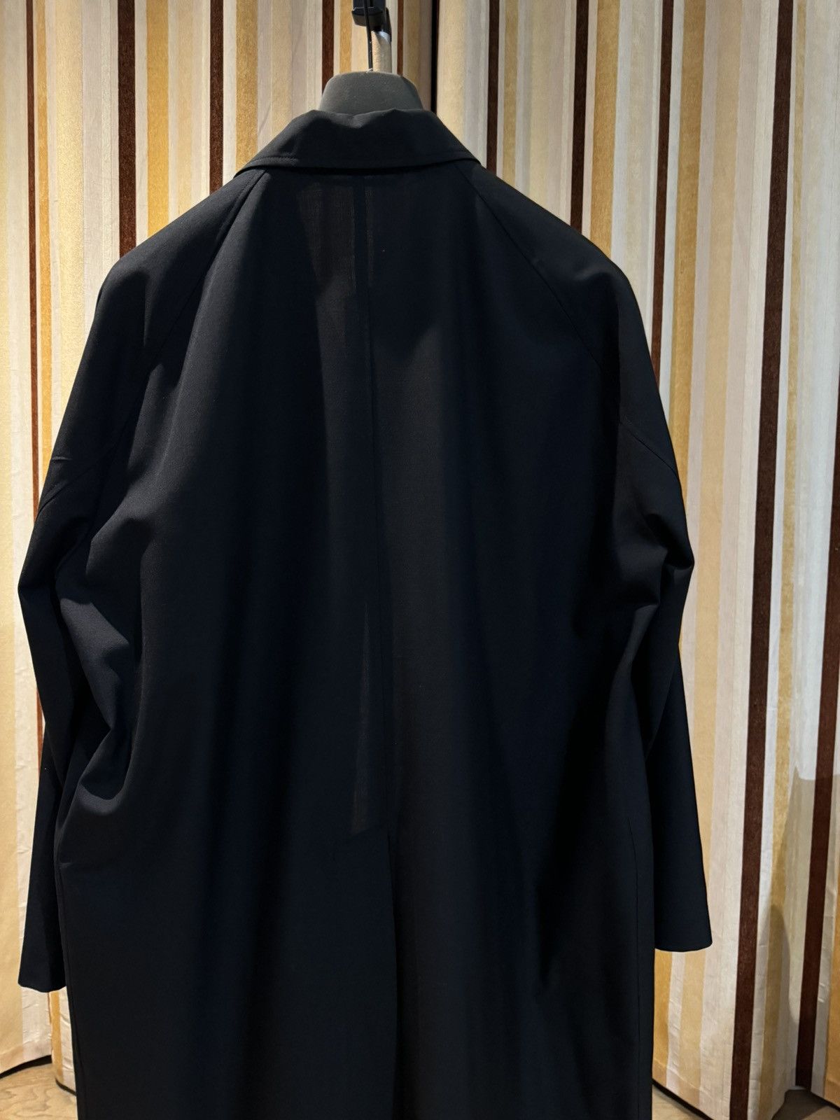 Lemaire Lemaire Men’s Black Wool Raglan Light Coat Trench Coat 50 Size US M / EU 48-50 / 2 - 11 Thumbnail