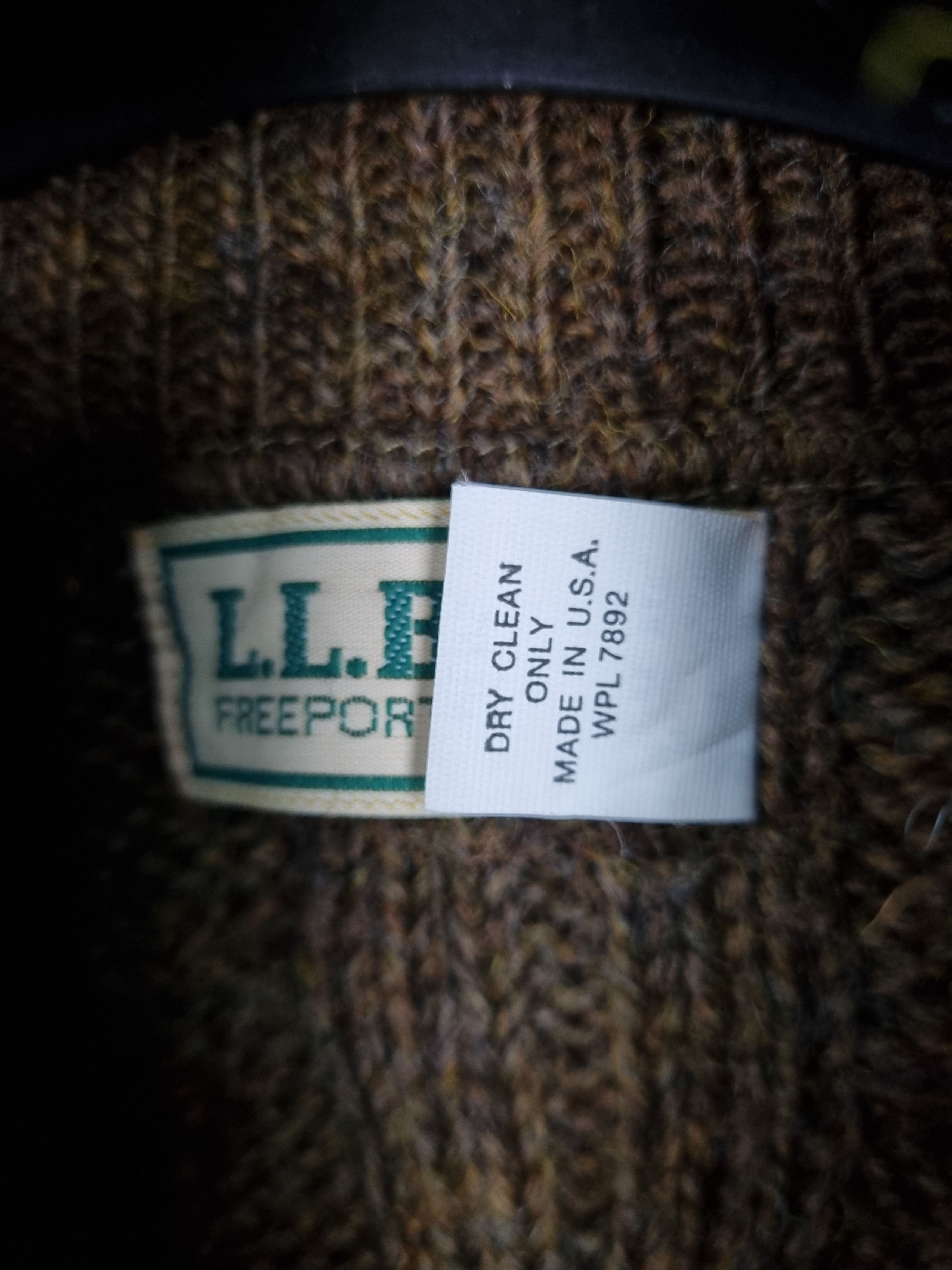 L.L. Bean L.L.Bean Virgin Wool Cable Knitted Cardigan Size US M / EU 48-50 / 2 - 17 Thumbnail