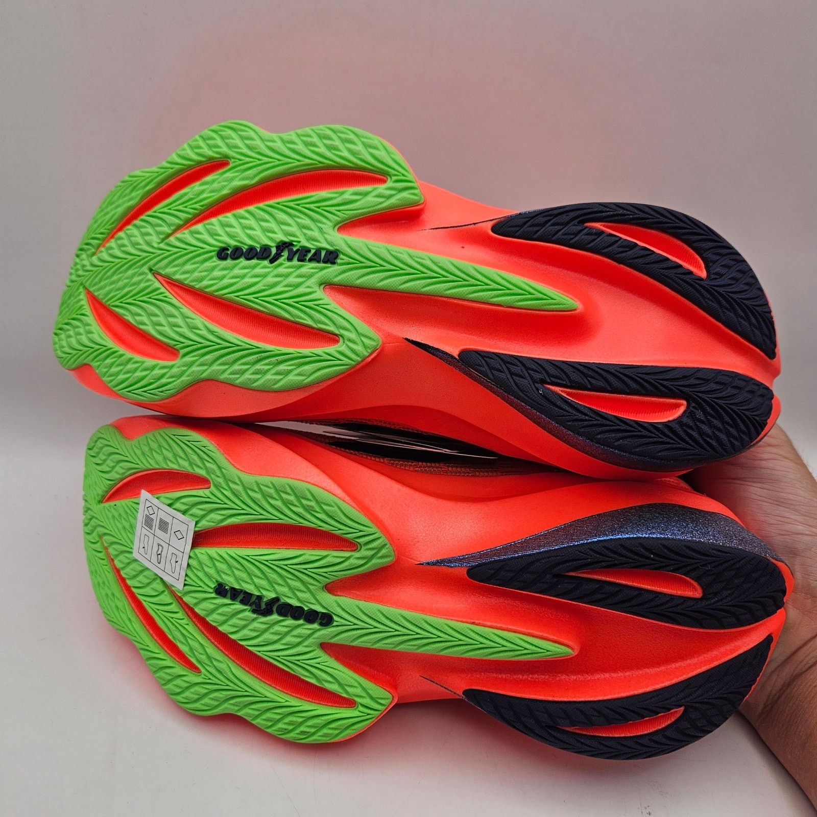 SKECHERS SKECHERS WOMEN'S 6 GORUN RAZER 5 HYPER BURST PRO FOAM CORAL Size US 6 / IT 36 - 5 Thumbnail