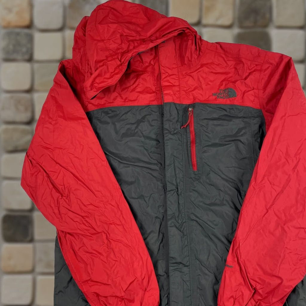 The North Face - Brand: The title includes "The North Face" - which is explicitly stated in the description Size US S / EU 44-46 / 1 - 1 Thumbnail