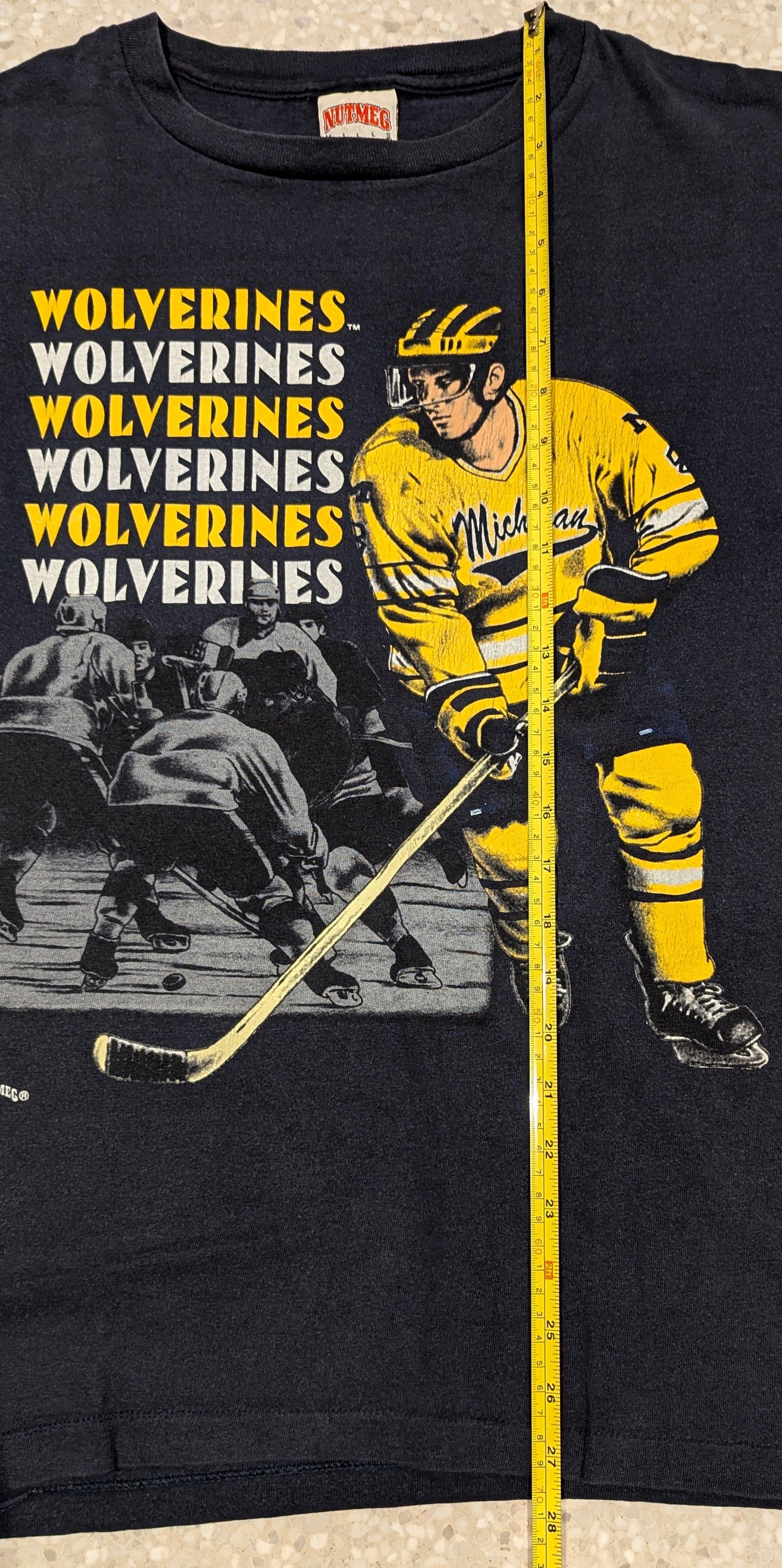 Nutmeg NHL HOCKEY MICHIGAN WOLVERINES T-SHIRT - ICE HOCKEY VINTAGE Size US L / EU 52-54 / 3 - 6 Thumbnail