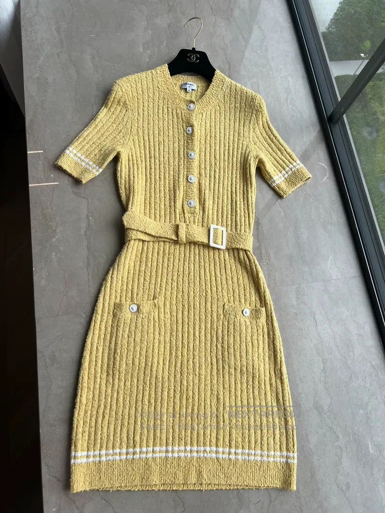 Chanel Chanel 22p yellow dress Size XS / US 0-2 / IT 36-38 - 1 Thumbnail