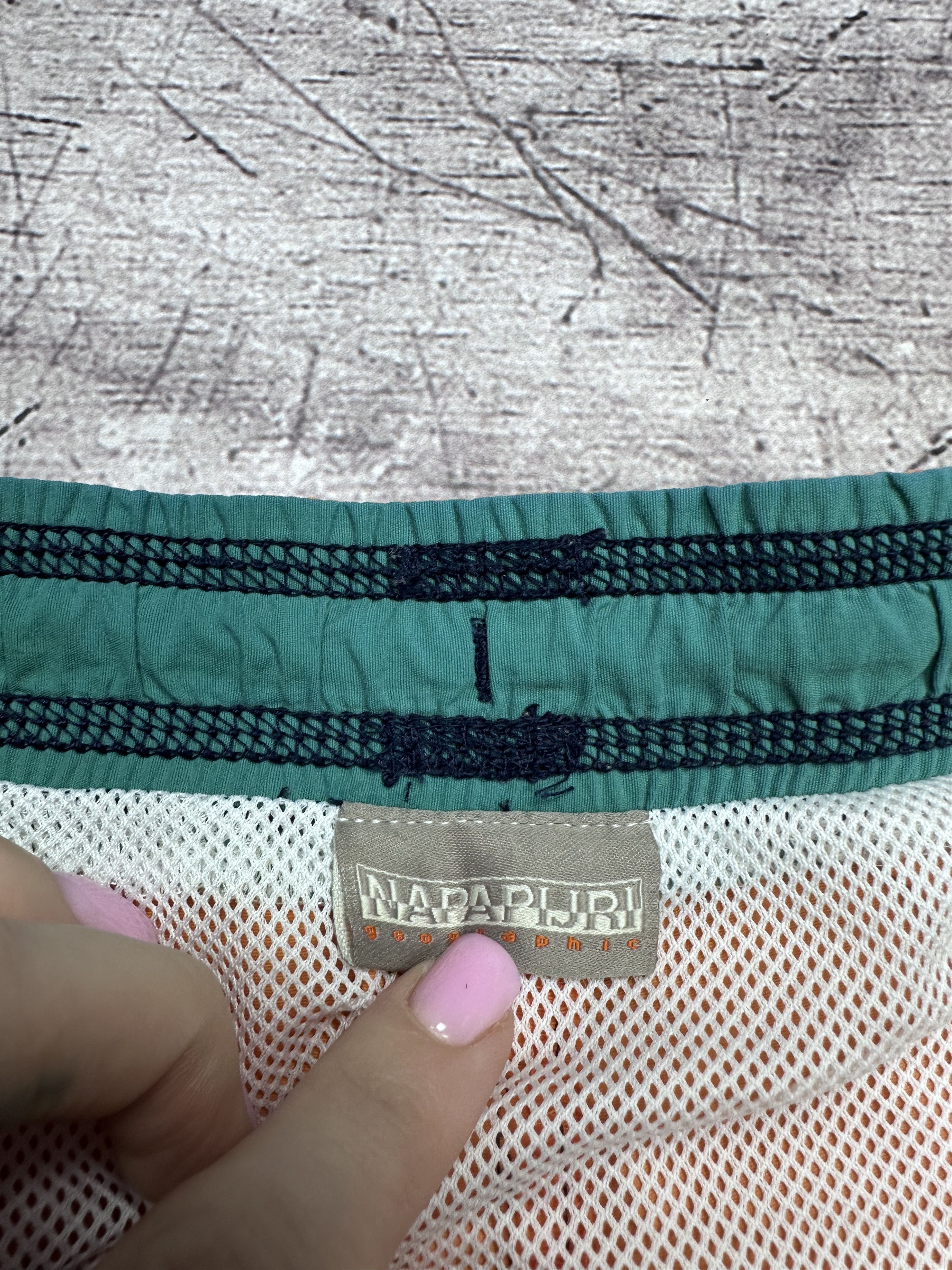 Napapijri Napapijri Vintage Mens Nylon Shorts Size US 38 / EU 54 - 5 Thumbnail