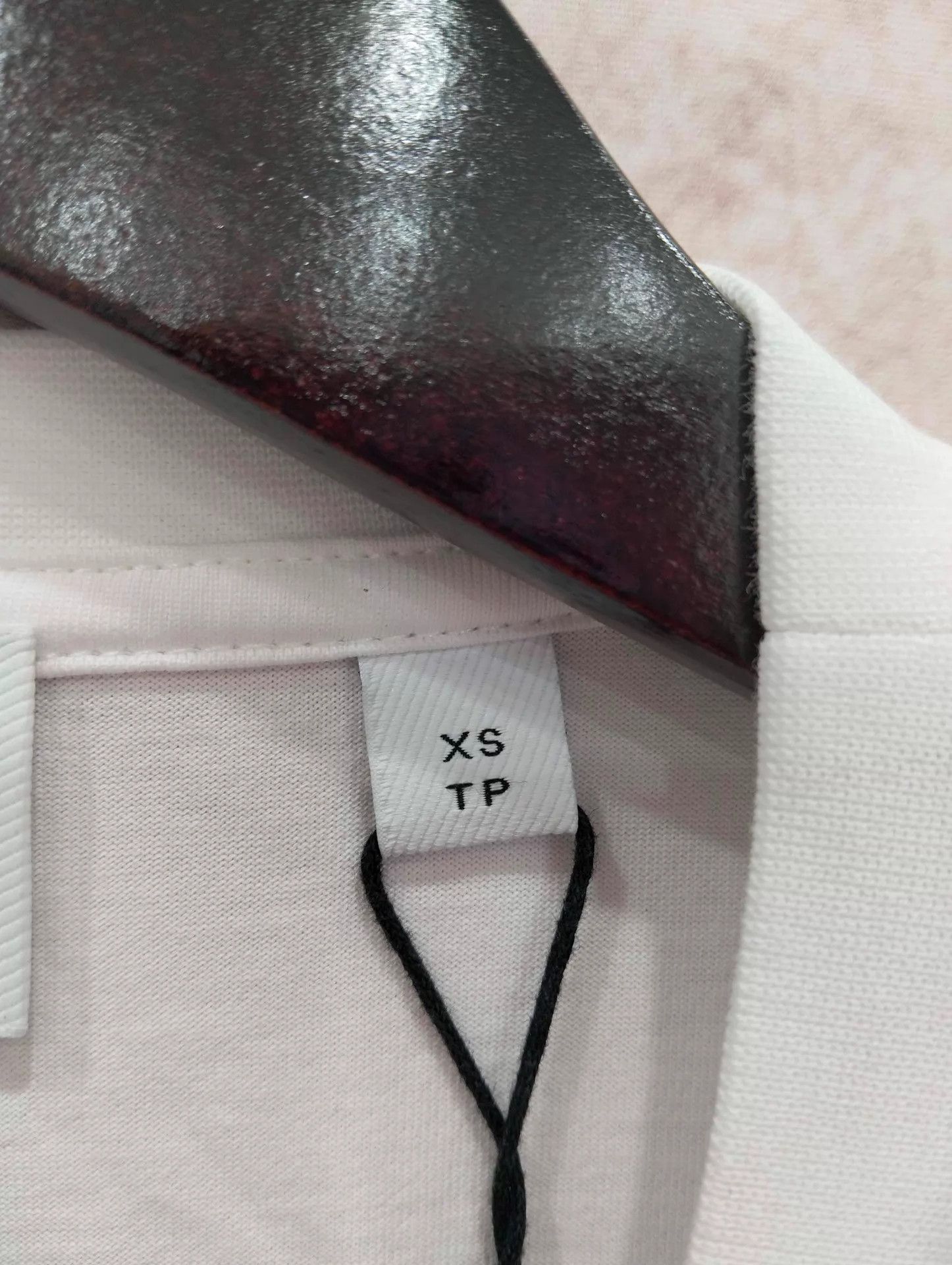Burberry Burberry White Letter Print Crewneck T-shirt XS Size XS / US 0-2 / IT 36-38 - 5 Thumbnail