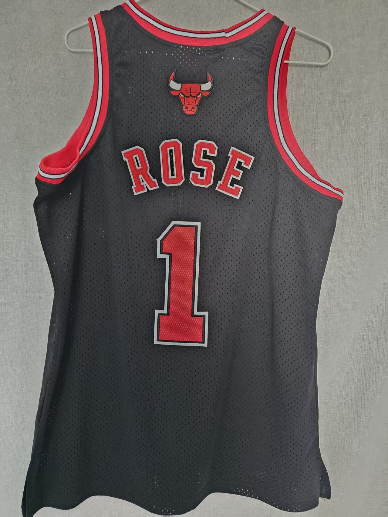 NBA Bulls 1 Derrick Rose Jersey XXL Black Size US XXL / EU 58 / 5 - 2 Thumbnail