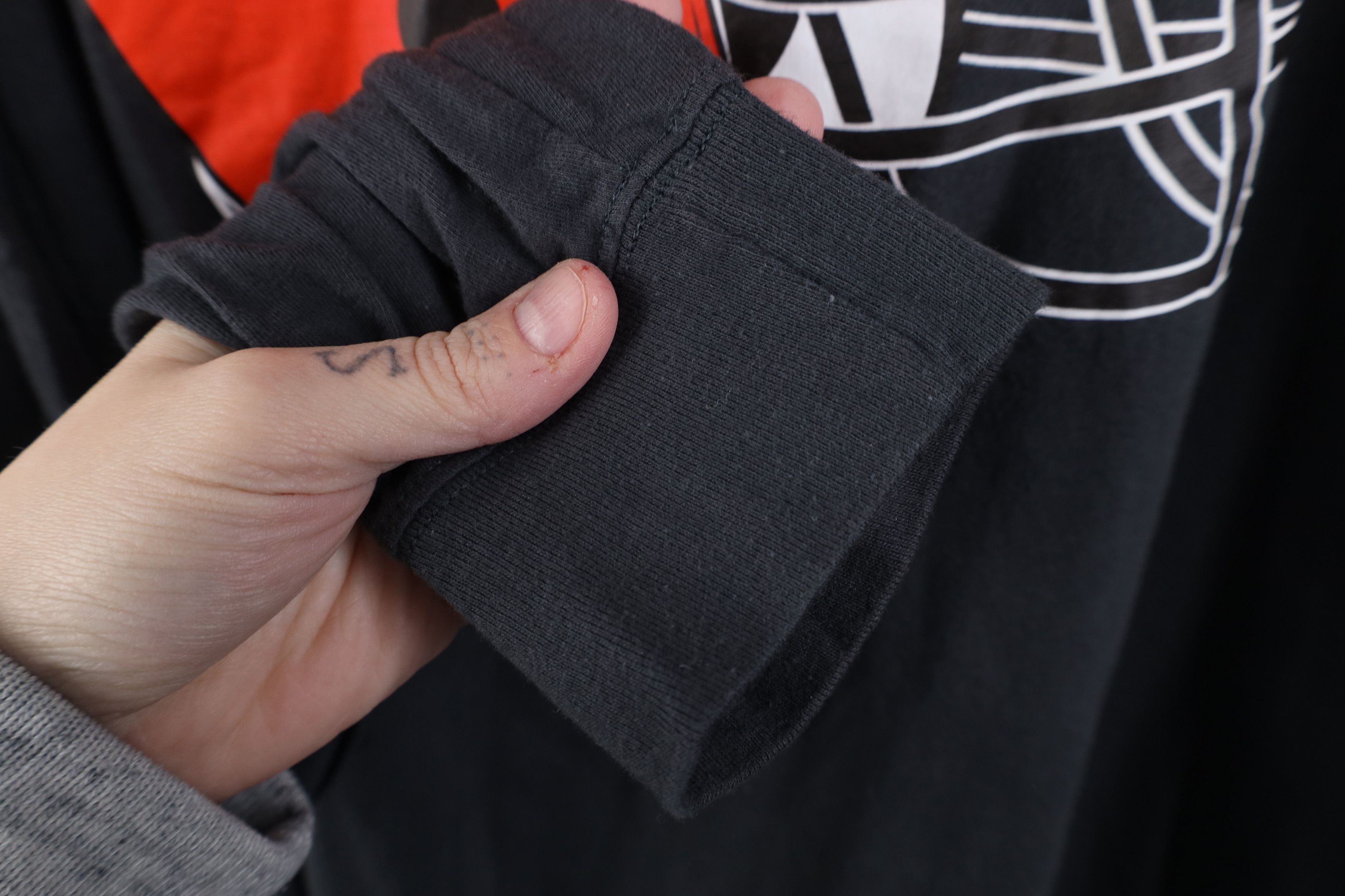 Nike Nike Cleveland Football Helmet Long Sleeve T-Shirt Gray Size US XXL / EU 58 / 5 - 8 Thumbnail