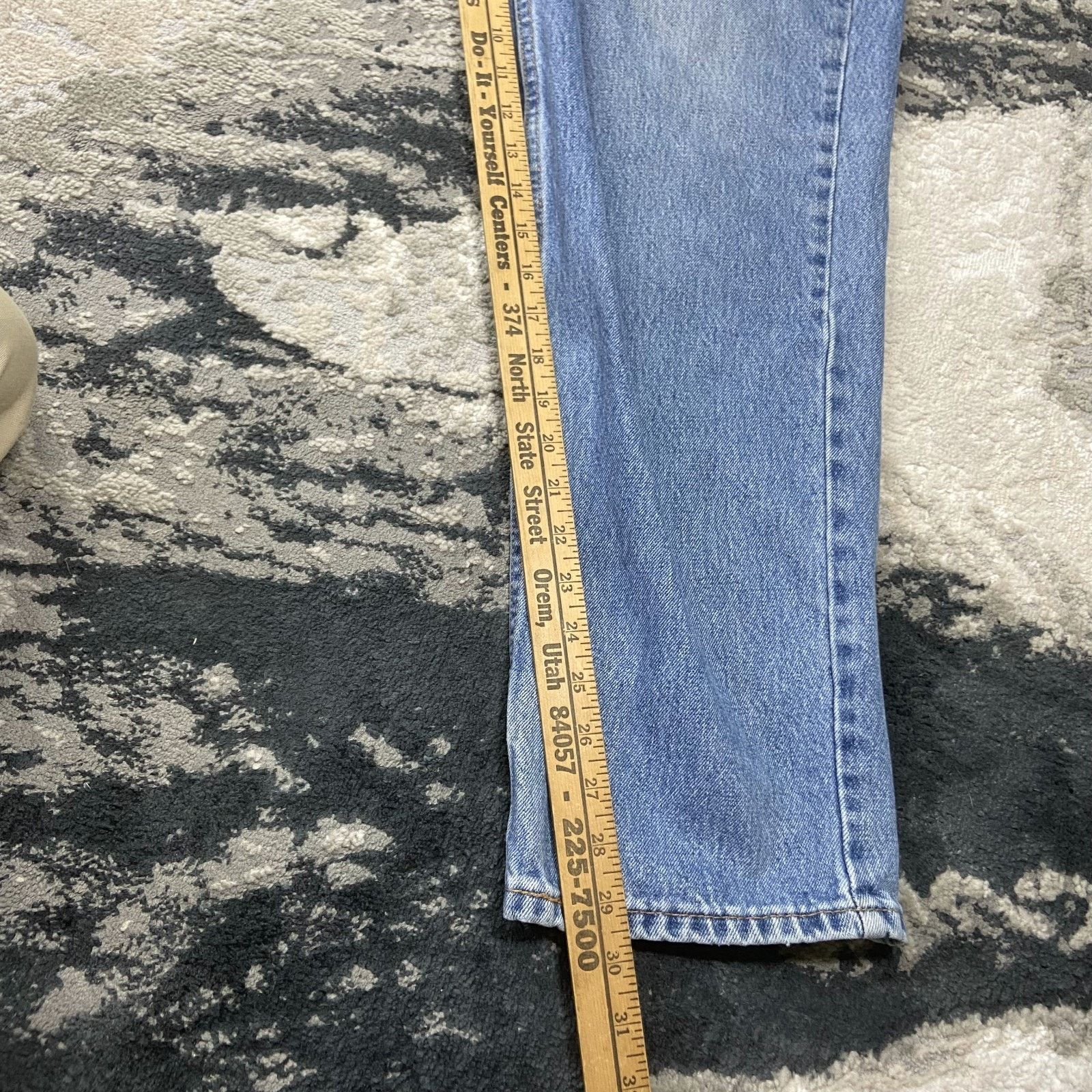 Levi's Vintage Levis 550 Jeans Mens 36x31 Blue Denim Medium Wash Size US 36 / EU 52 - 4 Thumbnail