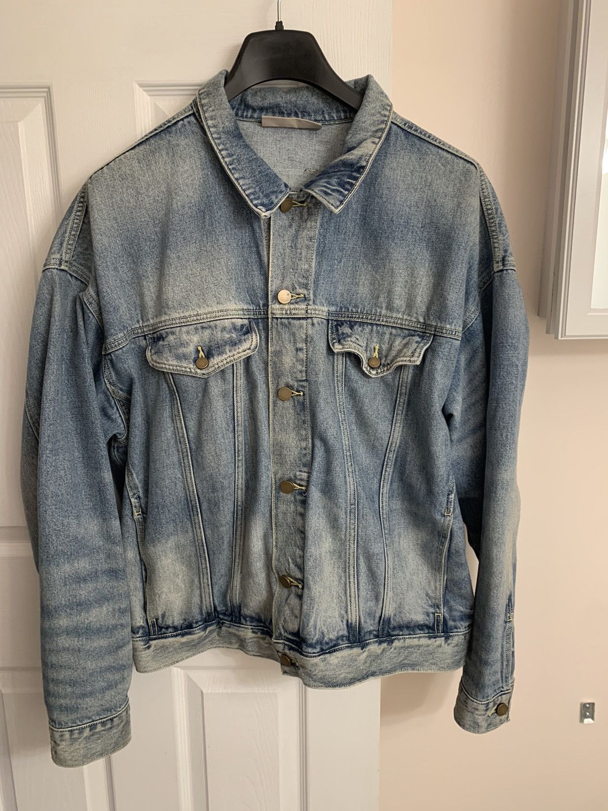 Fear of God Essentials FW22 Denim Trucker Jacket 'Indigo