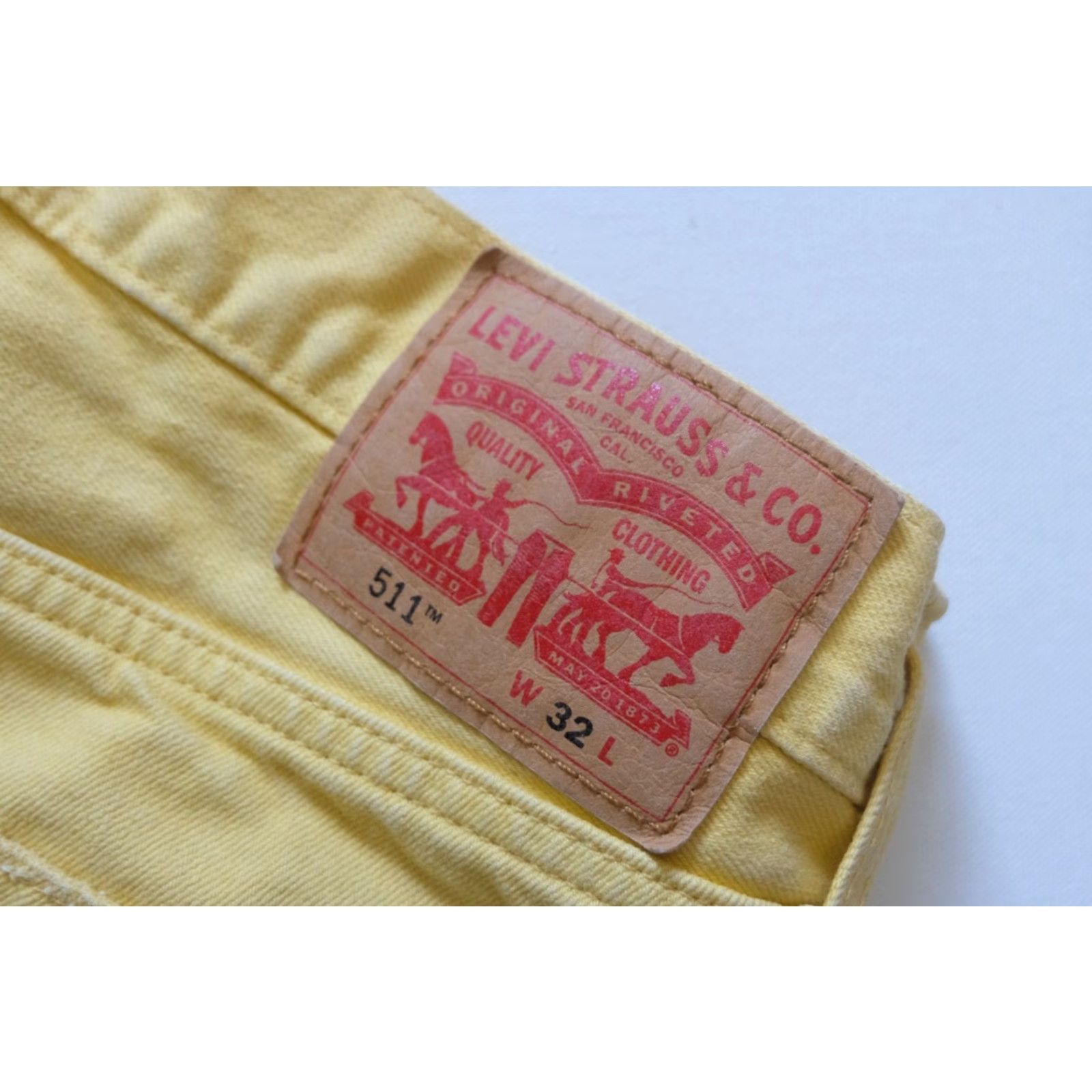 Levi's VINTAGE LEVI'S 511 YELLOW CUT OFF DENIM SHORTS 11" 32 Women 90s Retro Distressed Cotton Size 24" / US 00 / IT 34 - 4 Thumbnail
