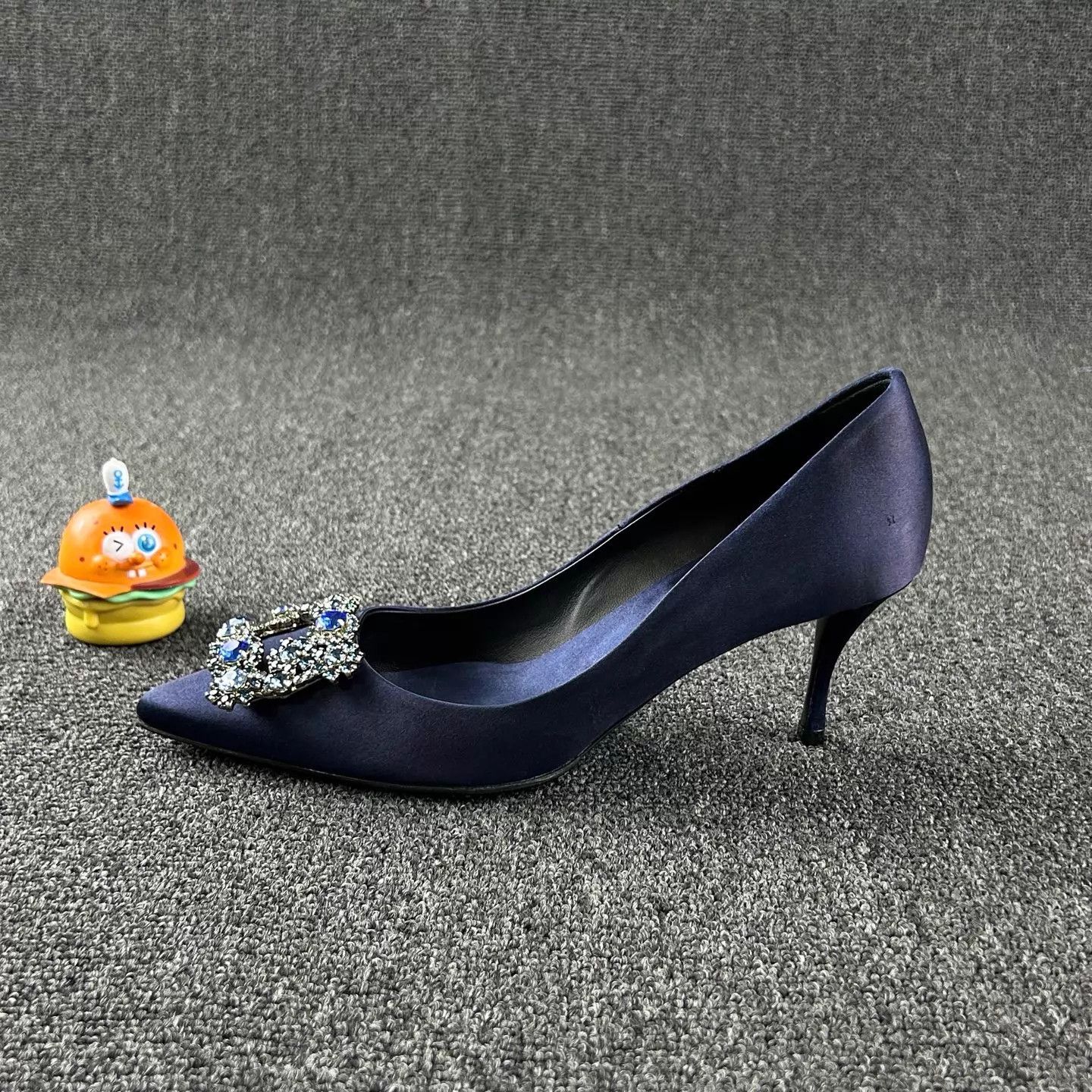 Roger Vivier Roger Vivier Purple Satin Crystal Buckle Heels 36.5 Size US 6 / IT 36 - 3 Thumbnail
