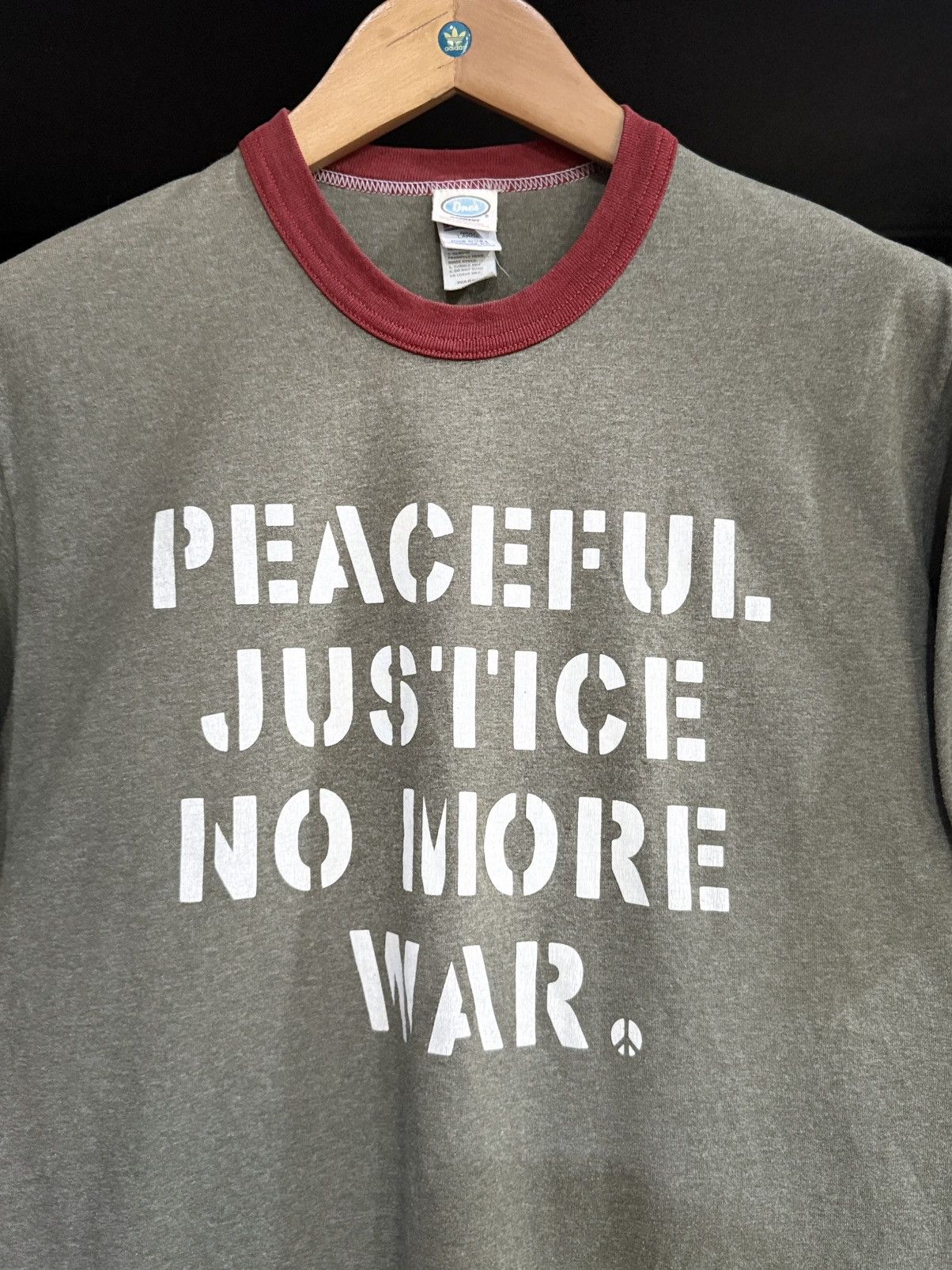 Army Of Me Vintage 90s Peaceful Justice No More War Wording Tee Size US L / EU 52-54 / 3 - 2 Thumbnail