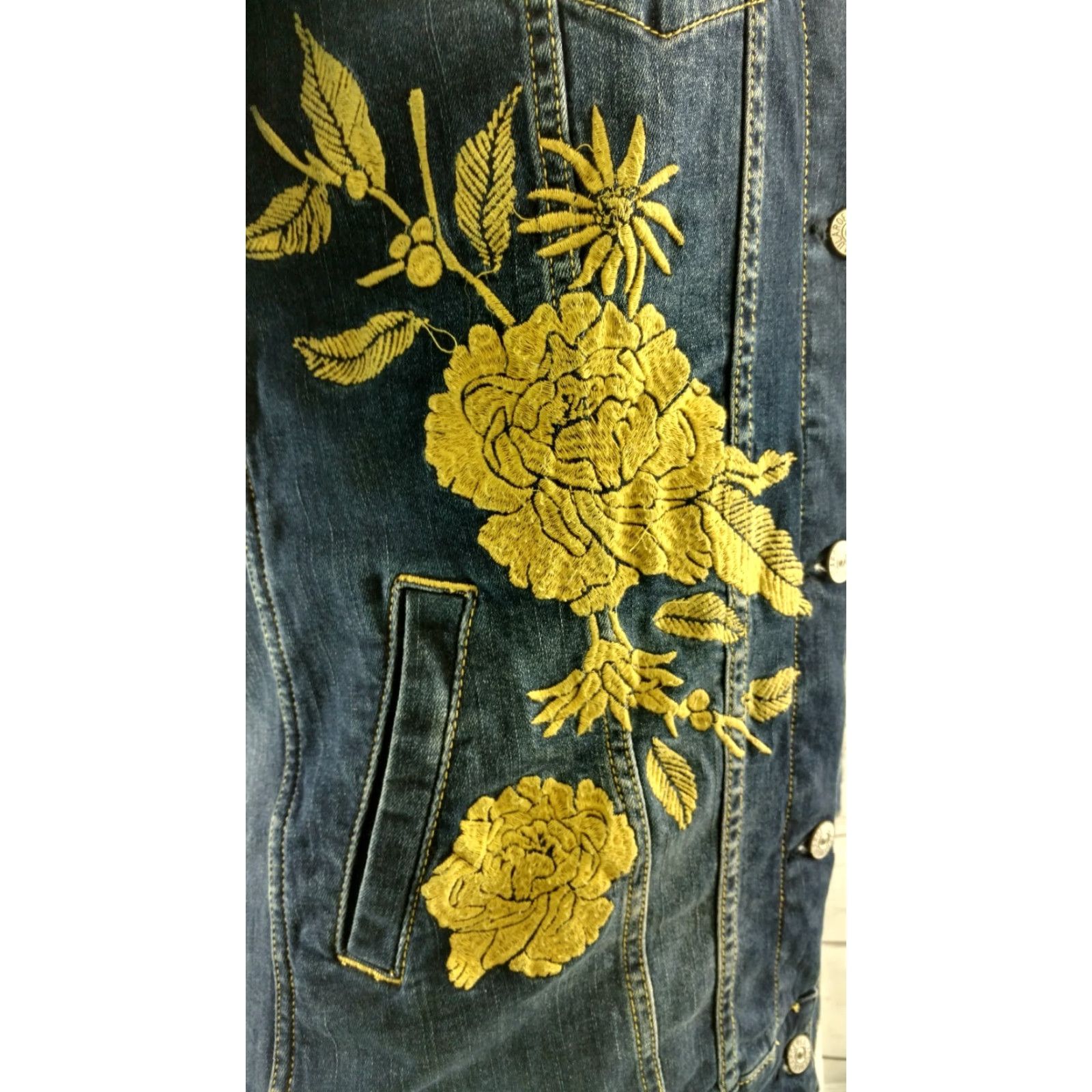 Vintage Lularoe SMALL Blue Denim Jean Jacket Embroidered Yellow Floral Denim Women Jacket XXS? Size 28" / US 6 / IT 42 - 4 Thumbnail