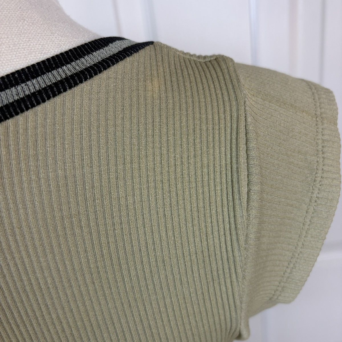 Urban Outfitters Urban outfitters out from under green & black ribbed top Size XS / US 0-2 / IT 36-38 - 3 Thumbnail