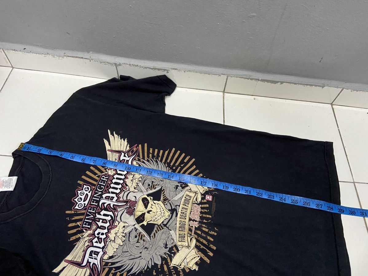 Band Tees FIVE FINGER DEATH PUNCH 2010 TEE SHIRT Size US XL / EU 56 / 4 - 12 Thumbnail