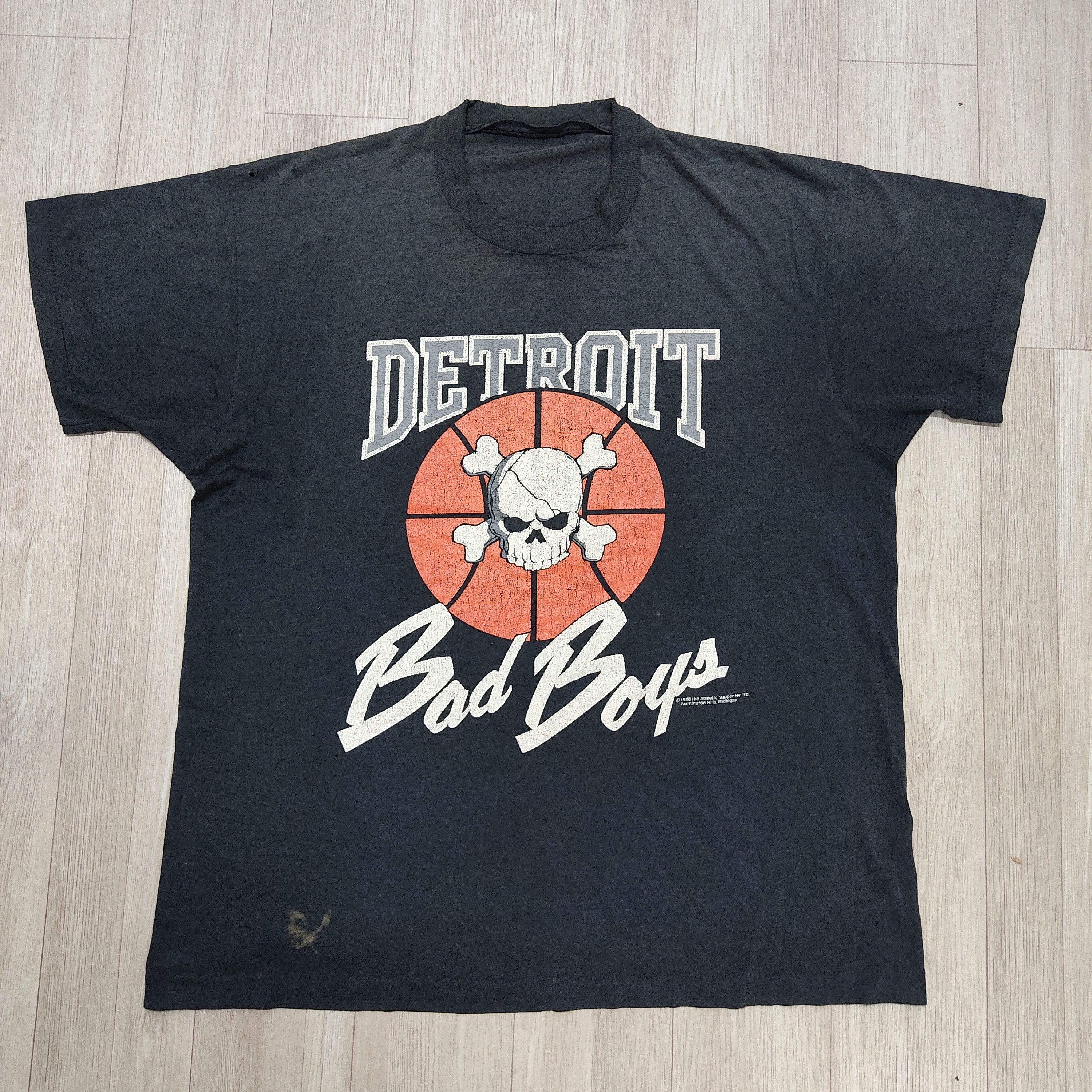 Vintage Vintage 80s DETROIT PISTONS BAD BOYS Distressed T-shirt Size US L / EU 52-54 / 3 - 3 Thumbnail