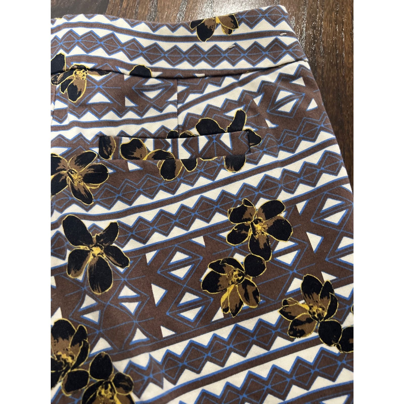 J.Crew J.Crew Shorts Stretch Size 00 side Zipper Pockets Geo Floral Size 24" / US 00 / IT 34 - 4 Thumbnail