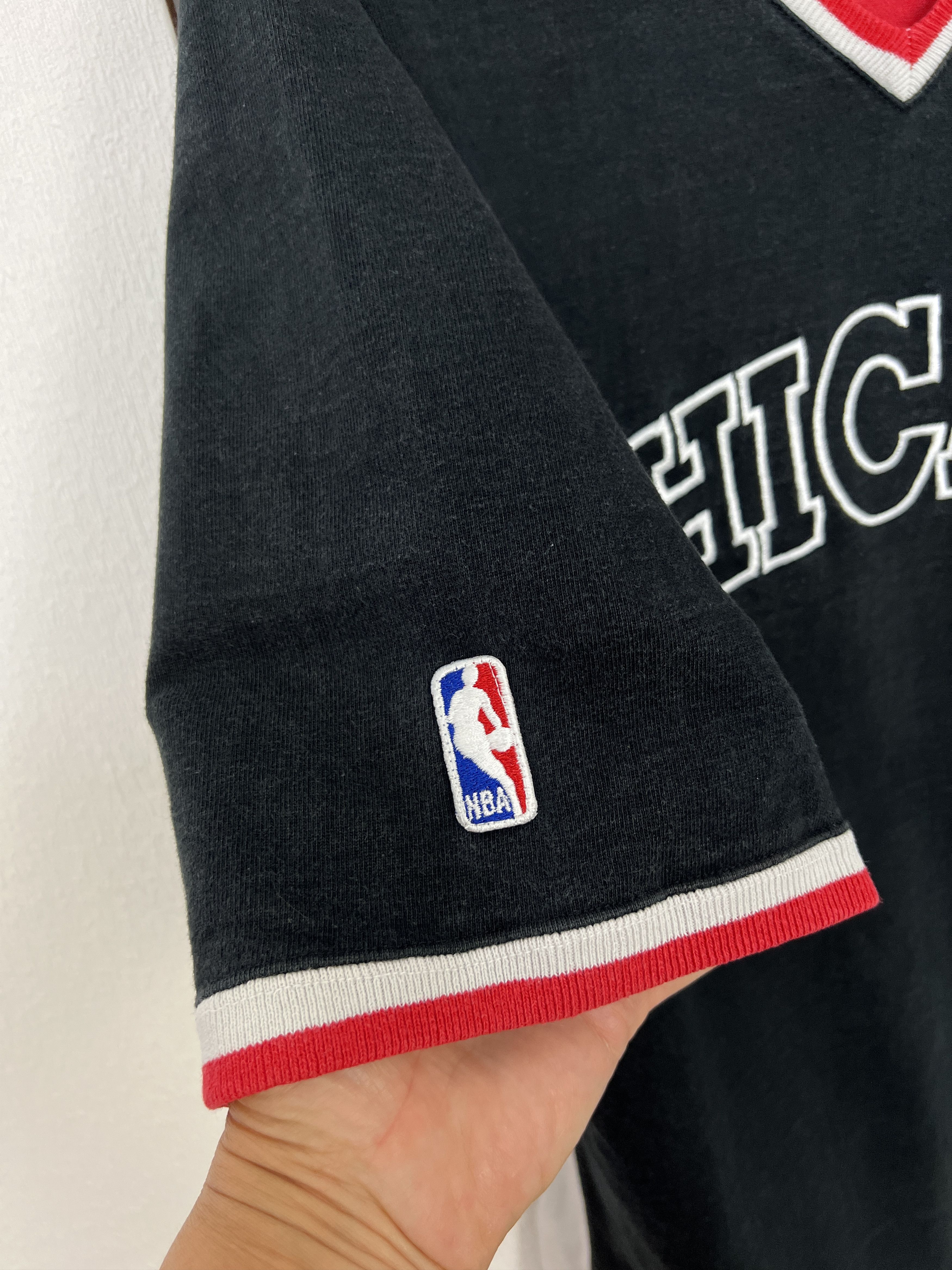 Champion Vintage 90's Champion Chicago Bulls Jordan Shooting Jersey Size US L / EU 52-54 / 3 - 5 Thumbnail