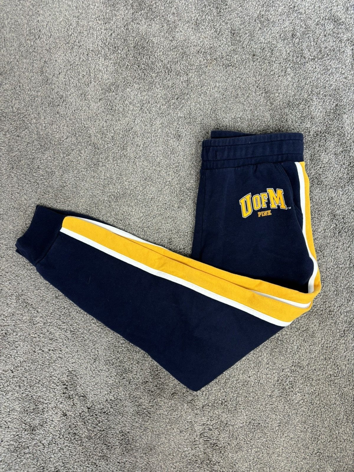 Pink Y2k victorias secret pink u of m michigan sweatpants Size 30" / US 8 / IT 44 - 1 Thumbnail