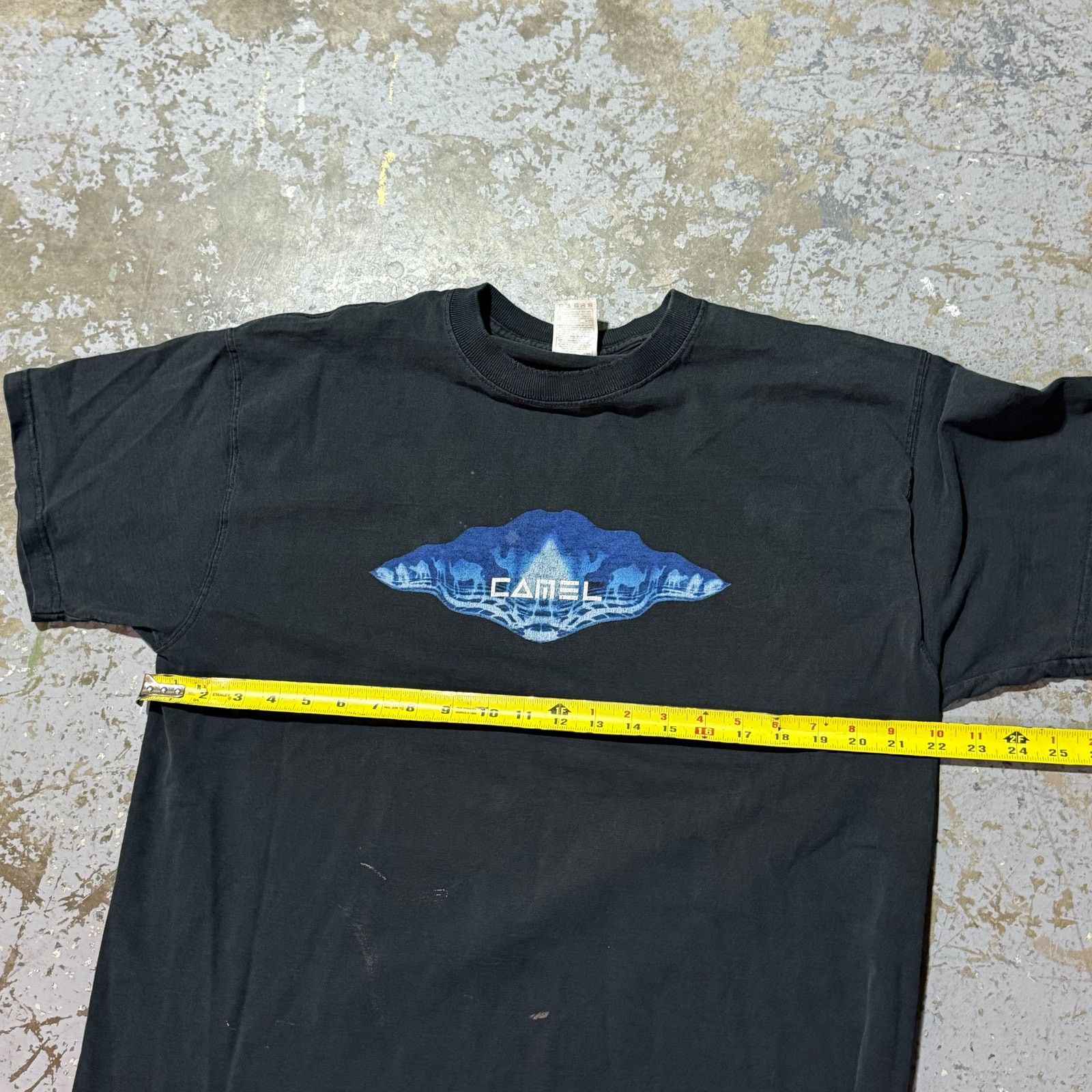 Vintage Vintage Camel 2000 Tour Band Tee XL Size US XL / EU 56 / 4 - 6 Thumbnail