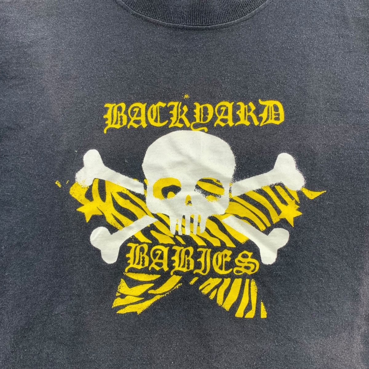 Vintage Vintage BACKYARD BABIES Making Enemies Swedish Band Tshirt Size US M / EU 48-50 / 2 - 3 Thumbnail