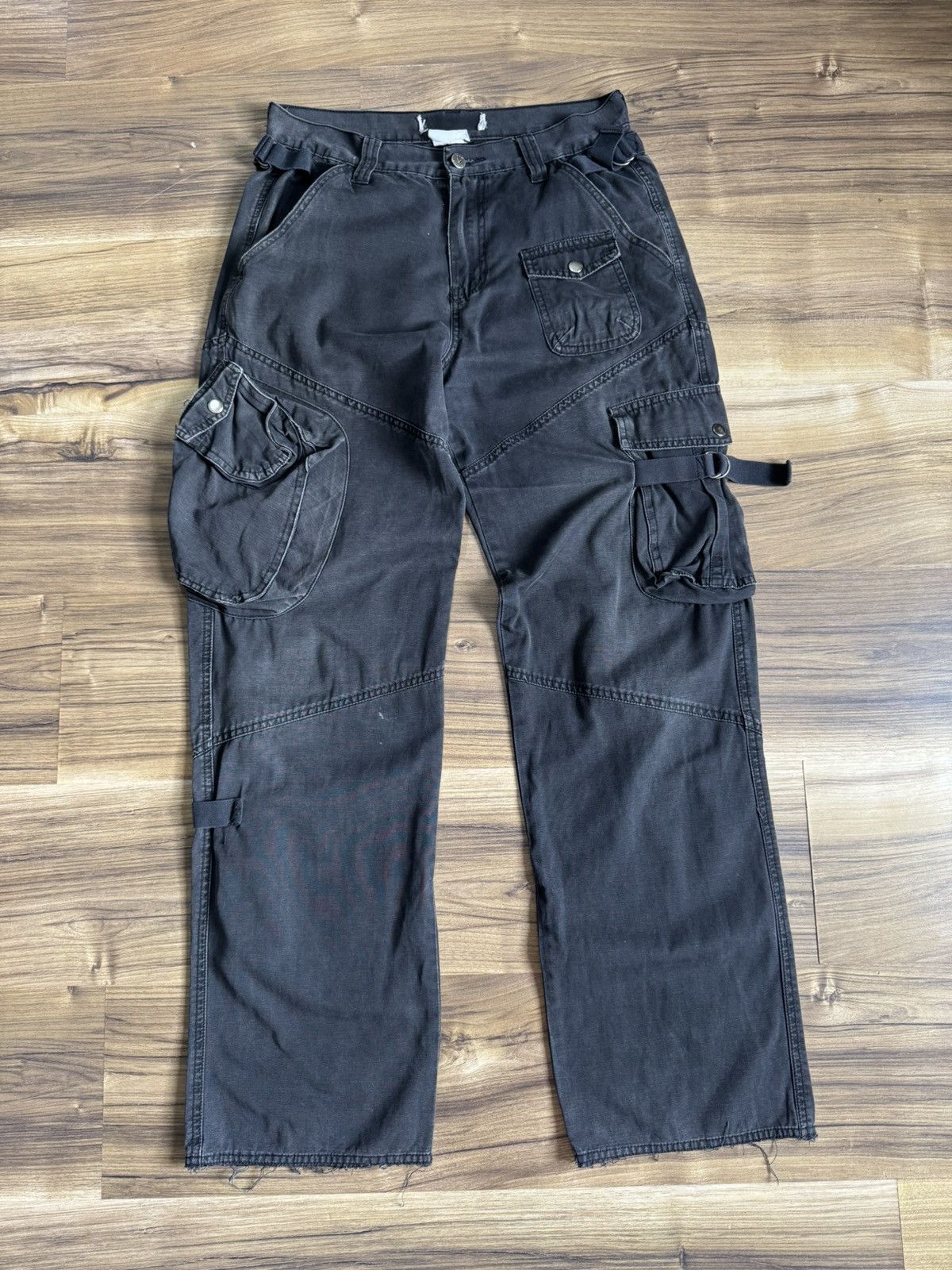 Japanese Brand Vintage Avant Garde Multi Pocket Grey Faded Pants Jeans Size US 31 - 4 Thumbnail