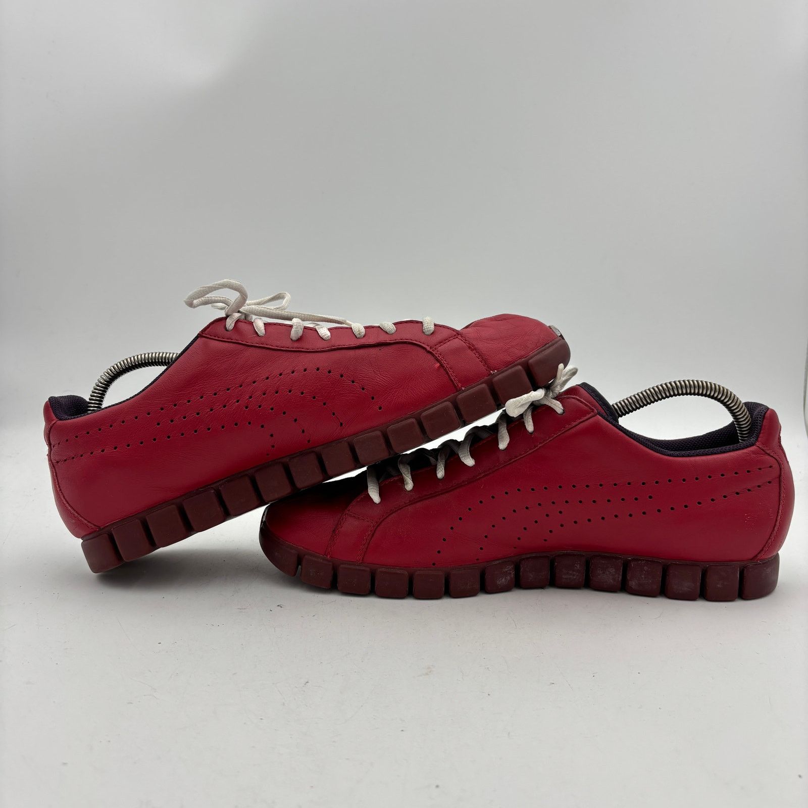 Maison MIHARA YASUHIRO × Puma Maison Mihara Yasuhiro x Puma Two Tone Sneakers 11 Archive Size US 11 / EU 44 - 8 Thumbnail