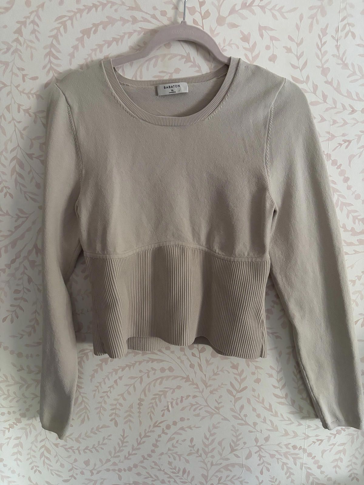Aritzia Aritizia Babaton Beige Long Sleeve Contour Sweater XL Size XL / US 12-14 / IT 48-50 - 1 Thumbnail