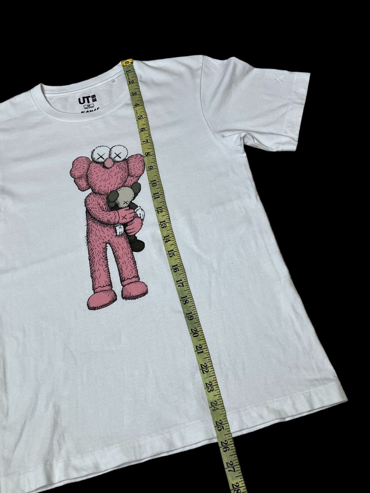 Kaws × Uniqlo NICE🔥🔥UNIQLO x KAWS COLLABORATION TEE SHIRT Size US XS / EU 42 / 0 - 7 Thumbnail