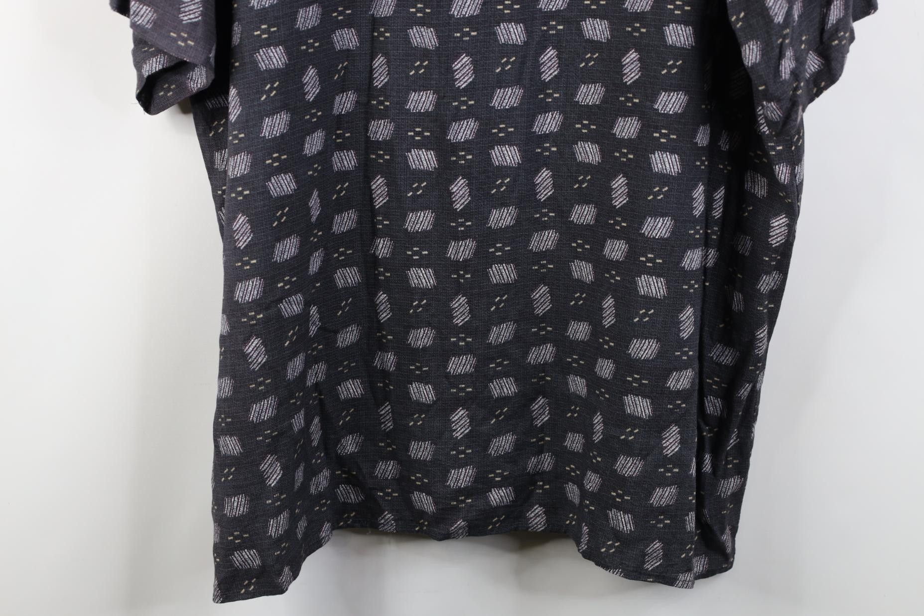 Vintage Vintage 90s Streetwear Gabardine Short Sleeve Button Shirt Size US L / EU 52-54 / 3 - 10 Thumbnail
