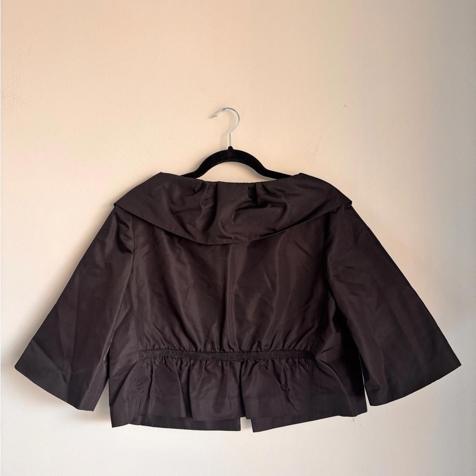 Designer Sophisticated Black Cape with Dramatic Collar Size M / US 6-8 / IT 42-44 - 2 Thumbnail