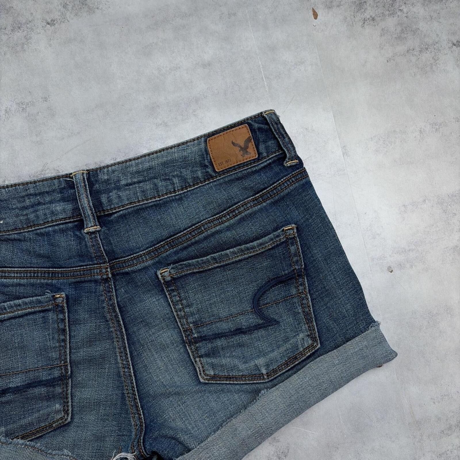American Eagle Outfitters Y2K Blue American Eagle Grunge Skater Mini Denim Shorts Size 27" / US 4 / IT 40 - 3 Thumbnail