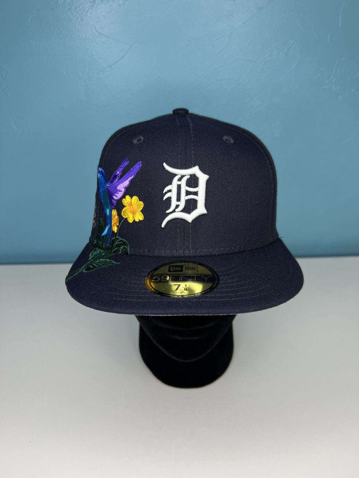 MLB Detroit New Era 59FIFTY Hat Blue Floral 7 1/8 MLB RARE Size ONE SIZE - 1 Thumbnail